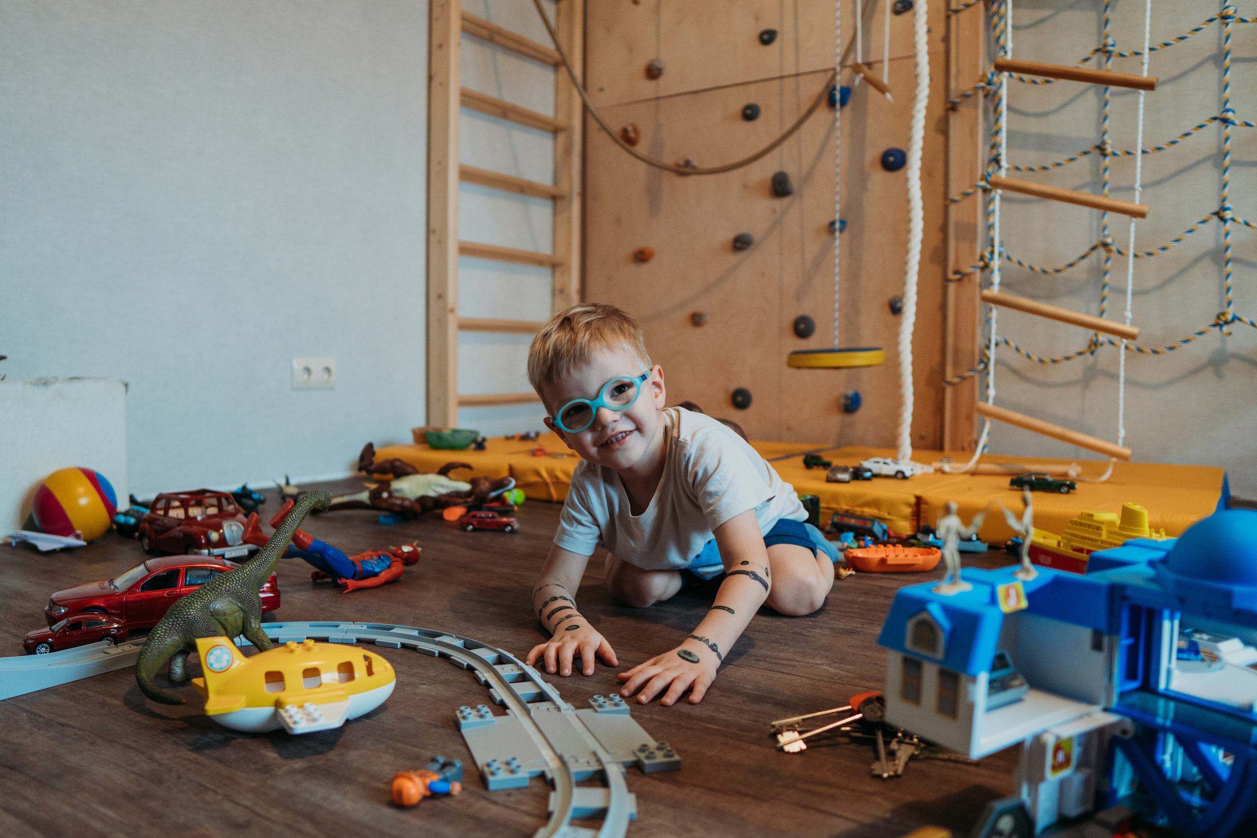 Съемка с активным ребенком (Платон и Саша). Семейный домашний фотограф в Барнауле Мария Лобастова