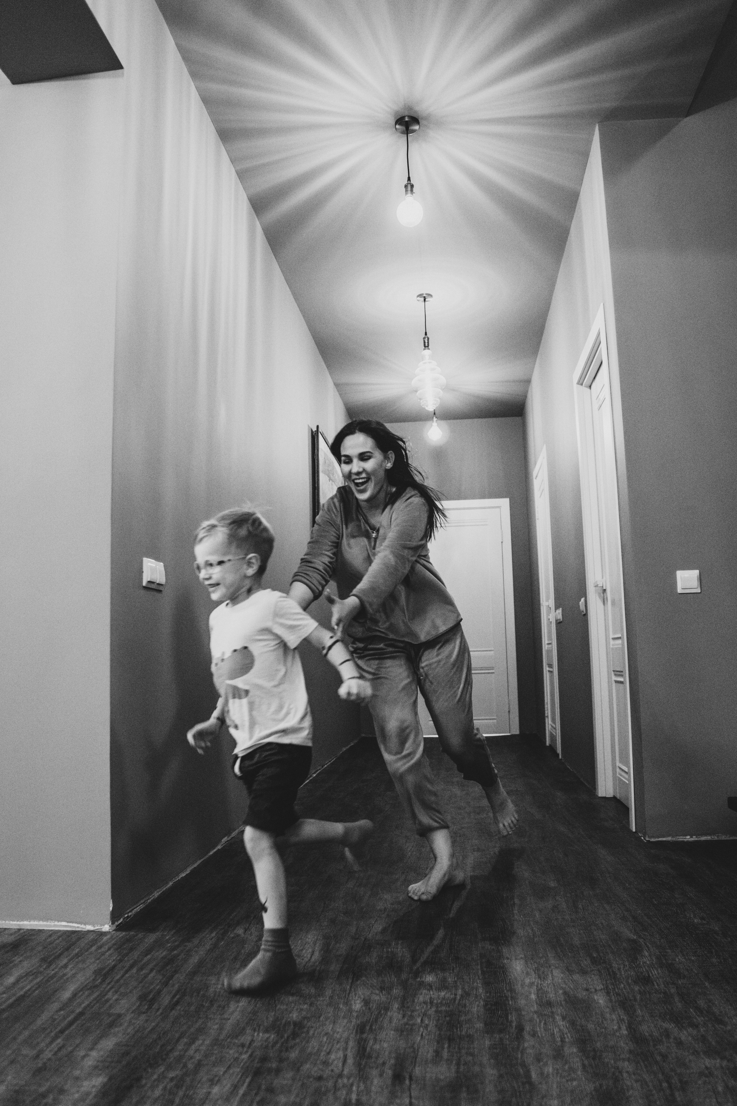 Съемка с активным ребенком (Платон и Саша). Семейный домашний фотограф в Барнауле Мария Лобастова