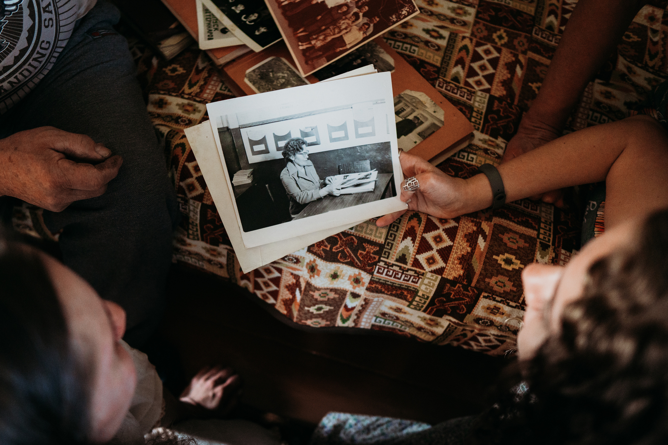 Взрослые дети и родители (Лена и ее семья). Семейный домашний фотограф в Барнауле Мария Лобастова