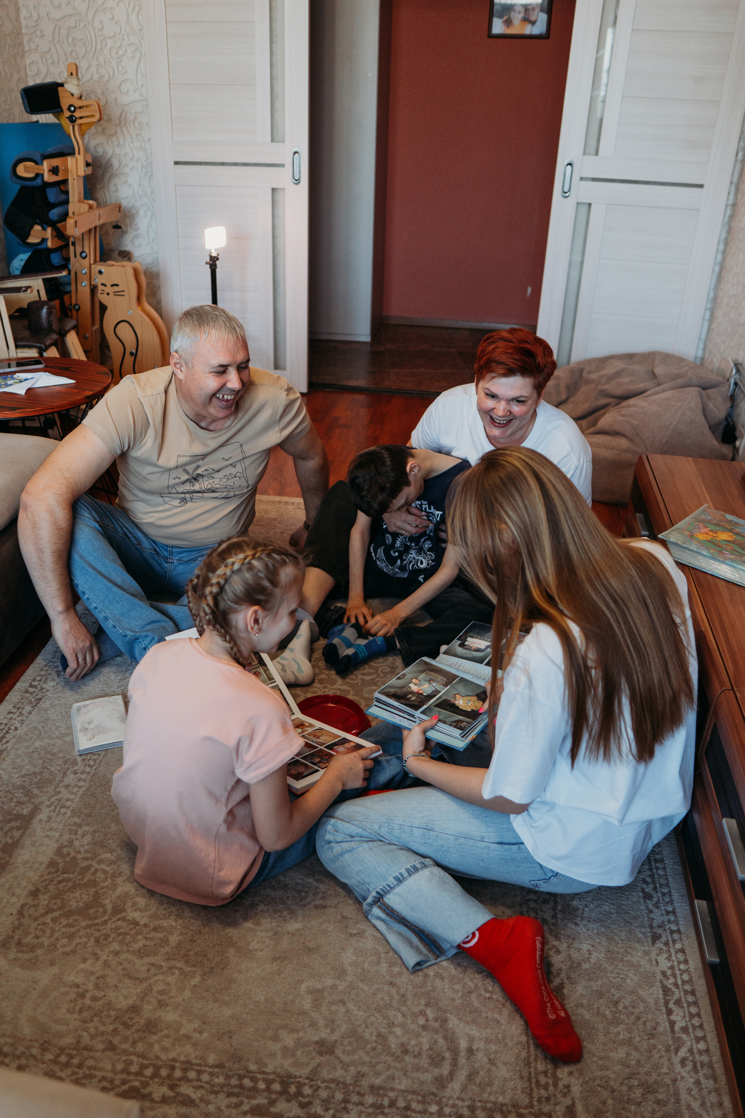 Большая семья с подростками и особенным ребенком (Ольга и ее дети). Семейный домашний фотограф в Барнауле Мария Лобастова