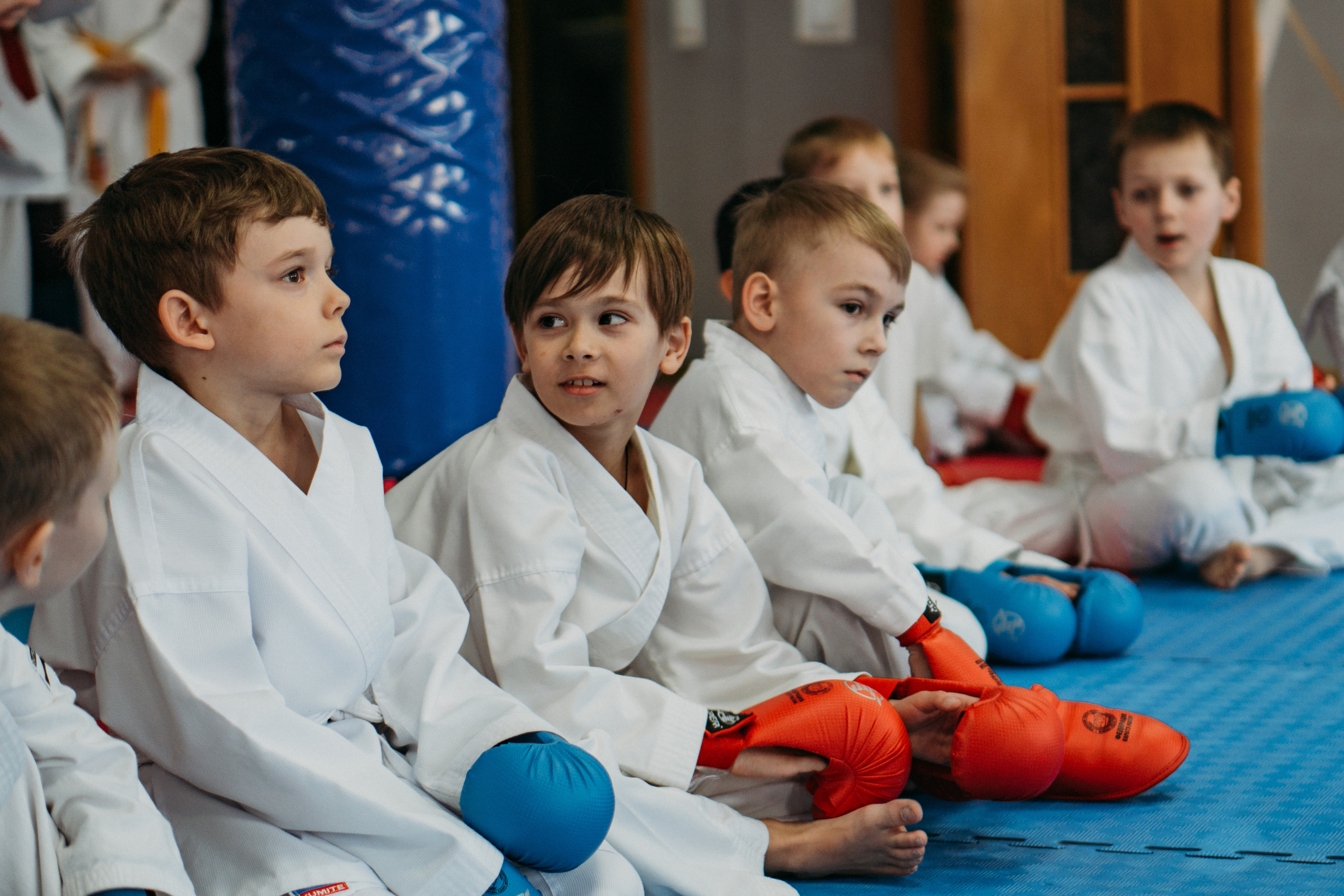 Тренировка каратистов. Семейный домашний фотограф в Барнауле Мария Лобастова