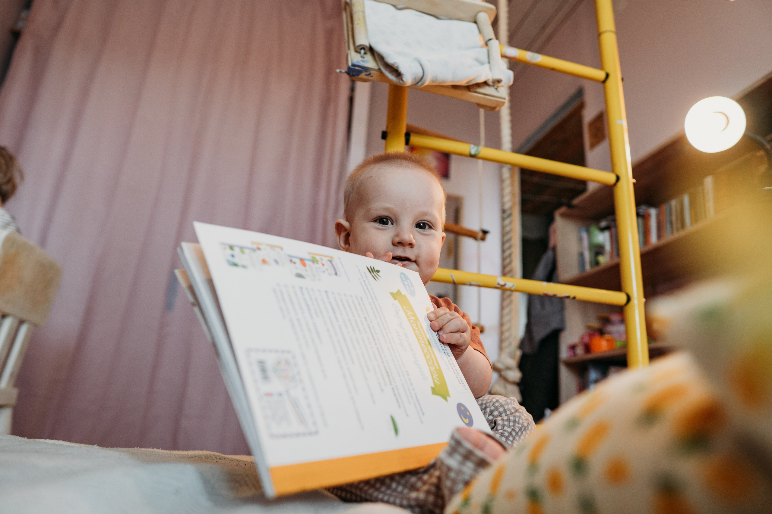 Один день мамы двух детей (Таня, Яша и Дарина). Семейный домашний фотограф в Барнауле Мария Лобастова