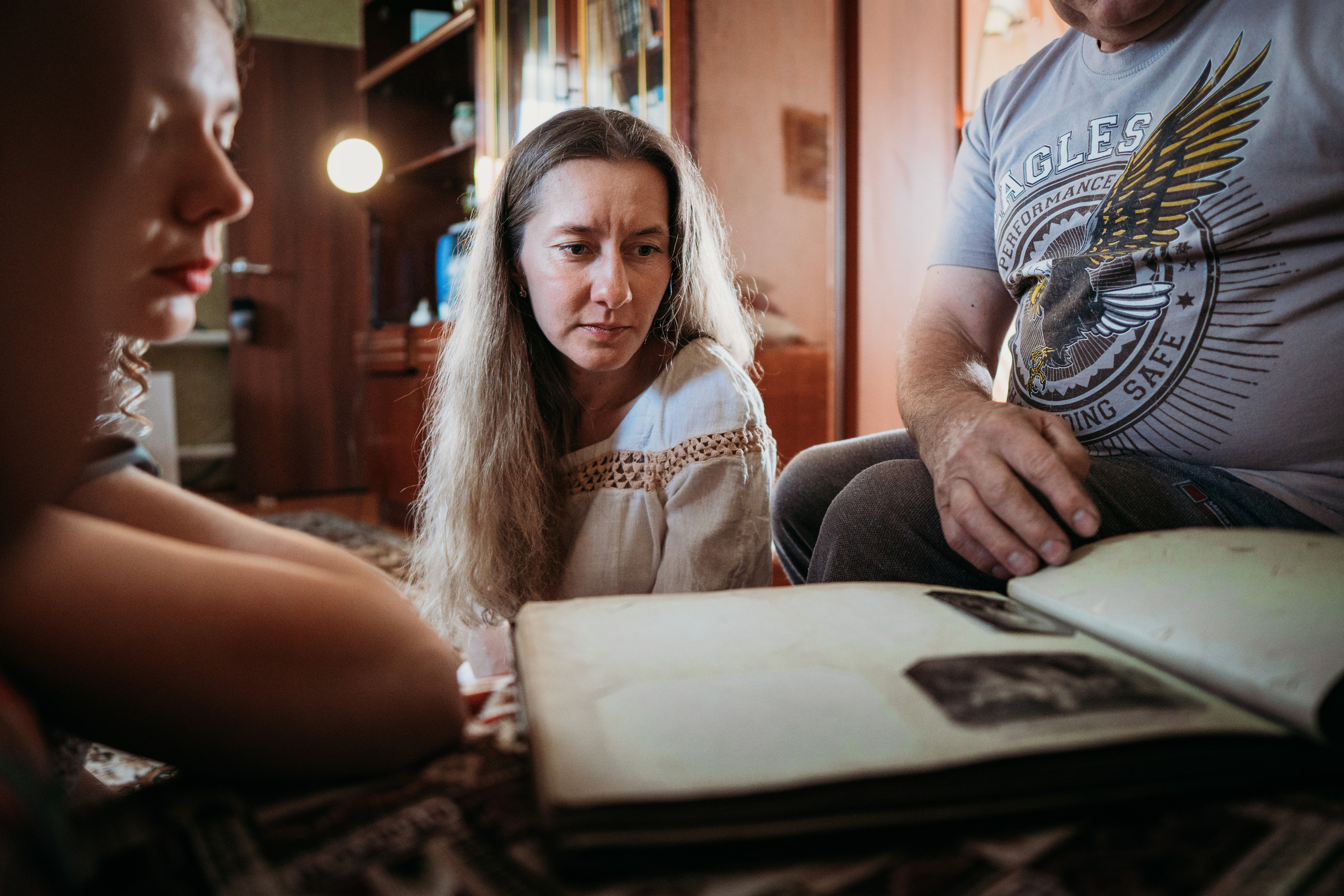 Взрослые дети и родители (Лена и ее семья). Семейный домашний фотограф в Барнауле Мария Лобастова