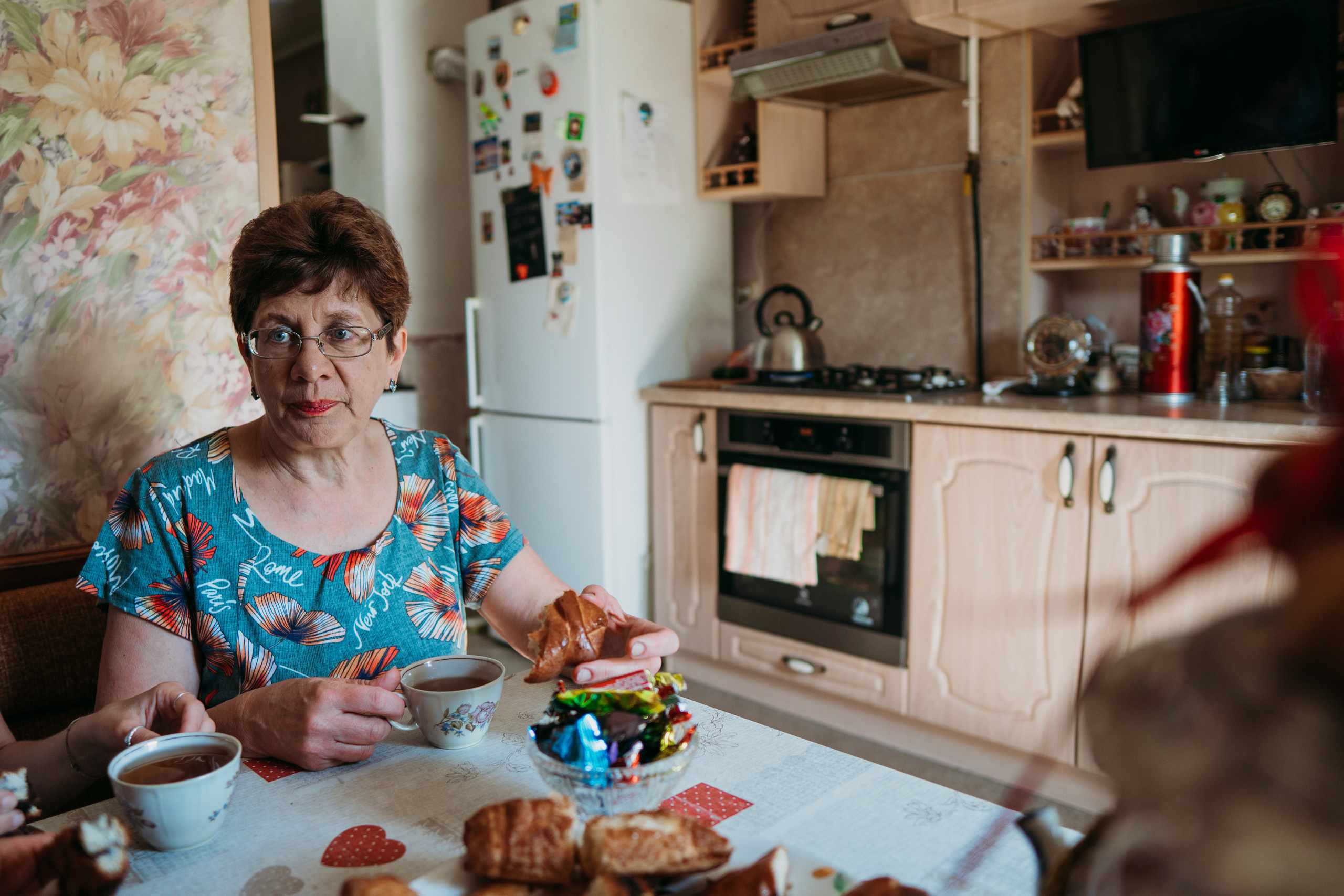 Взрослые дети и родители (Лена и ее семья). Семейный домашний фотограф в Барнауле Мария Лобастова