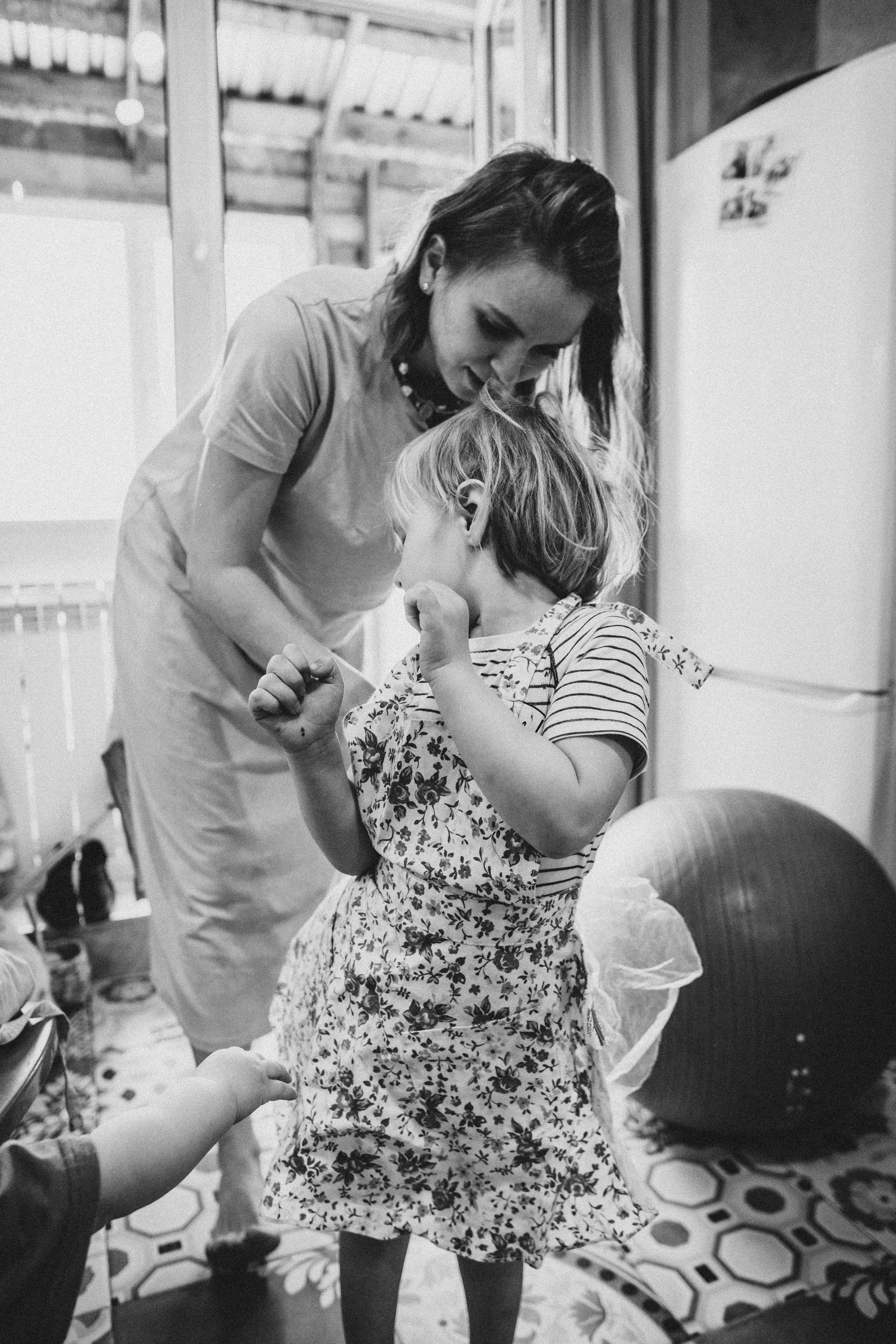 Один день мамы двух детей (Таня, Яша и Дарина). Семейный домашний фотограф в Барнауле Мария Лобастова