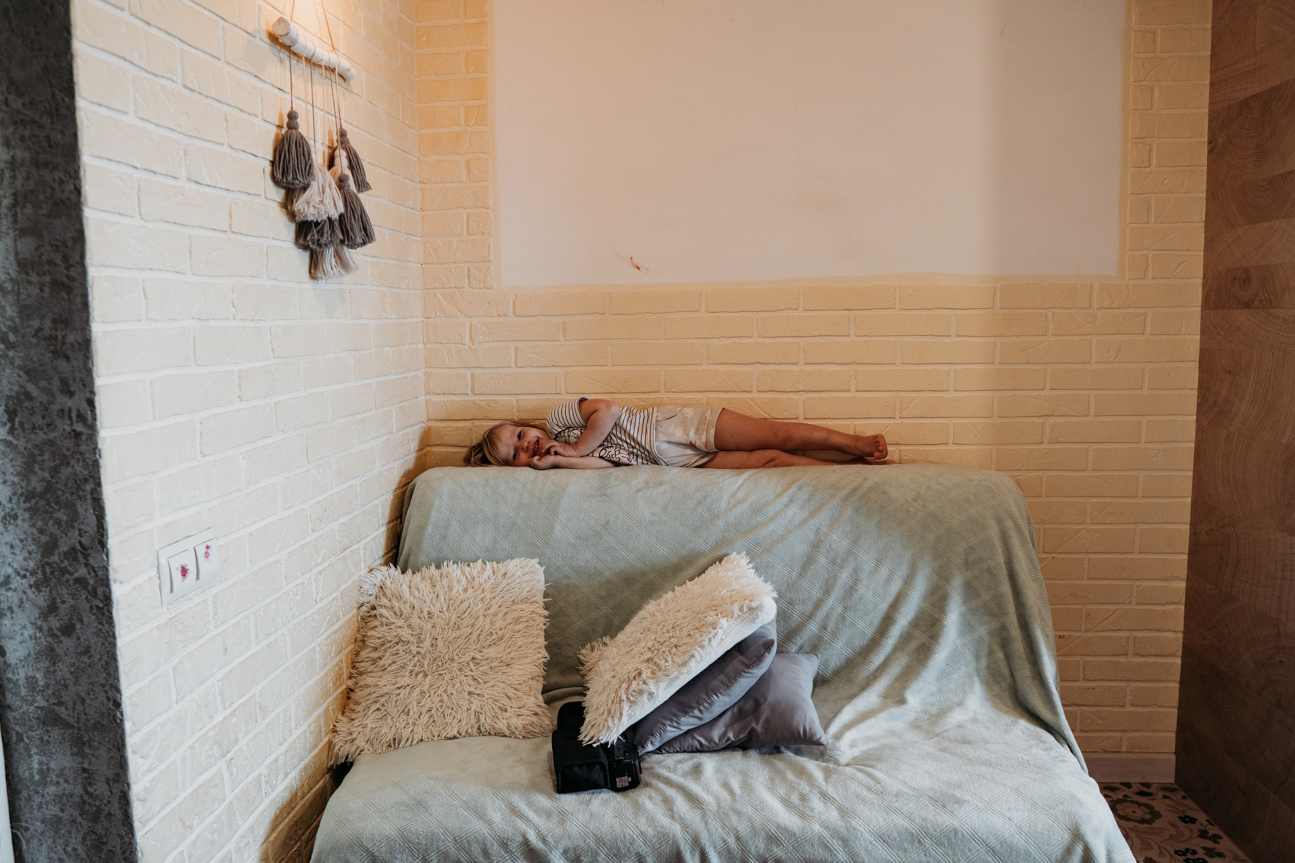 Один день мамы двух детей (Таня, Яша и Дарина). Семейный домашний фотограф в Барнауле Мария Лобастова