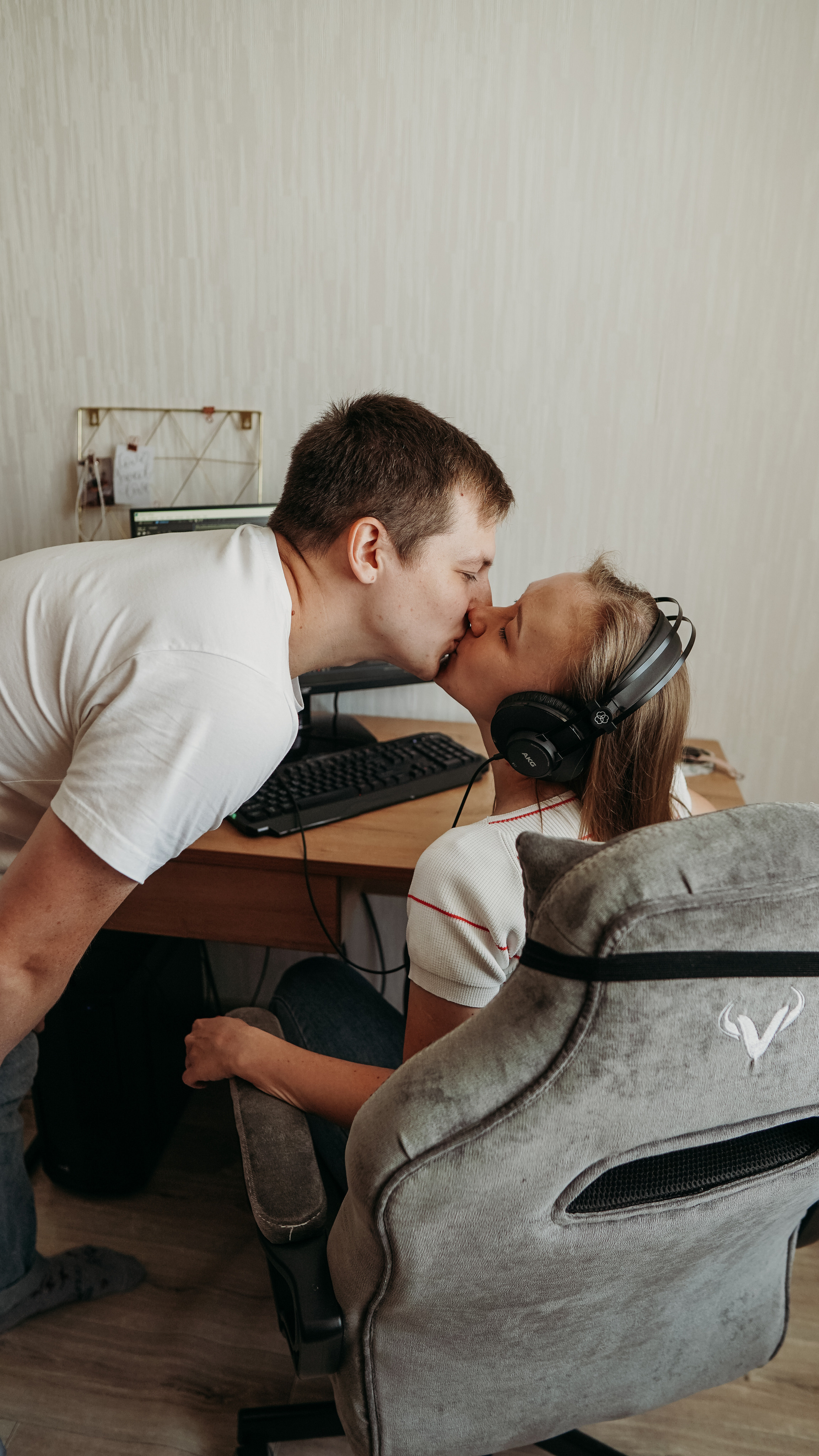 Лавстори в своей квартире (Ира и Илья). Семейный домашний фотограф в Барнауле Мария Лобастова