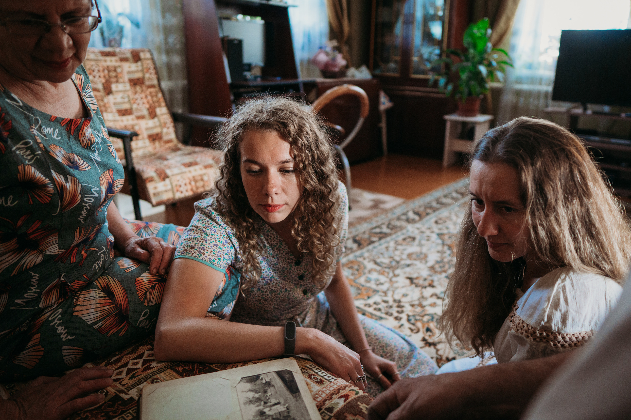 Взрослые дети и родители (Лена и ее семья). Семейный домашний фотограф в Барнауле Мария Лобастова