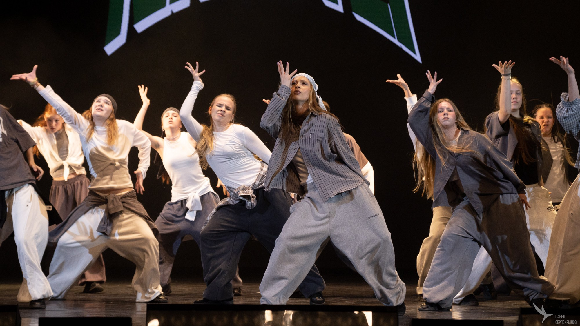 Отчетный концерт студии танца KingStep. Репортажный фотограф в Казани Павел Серпокрылов