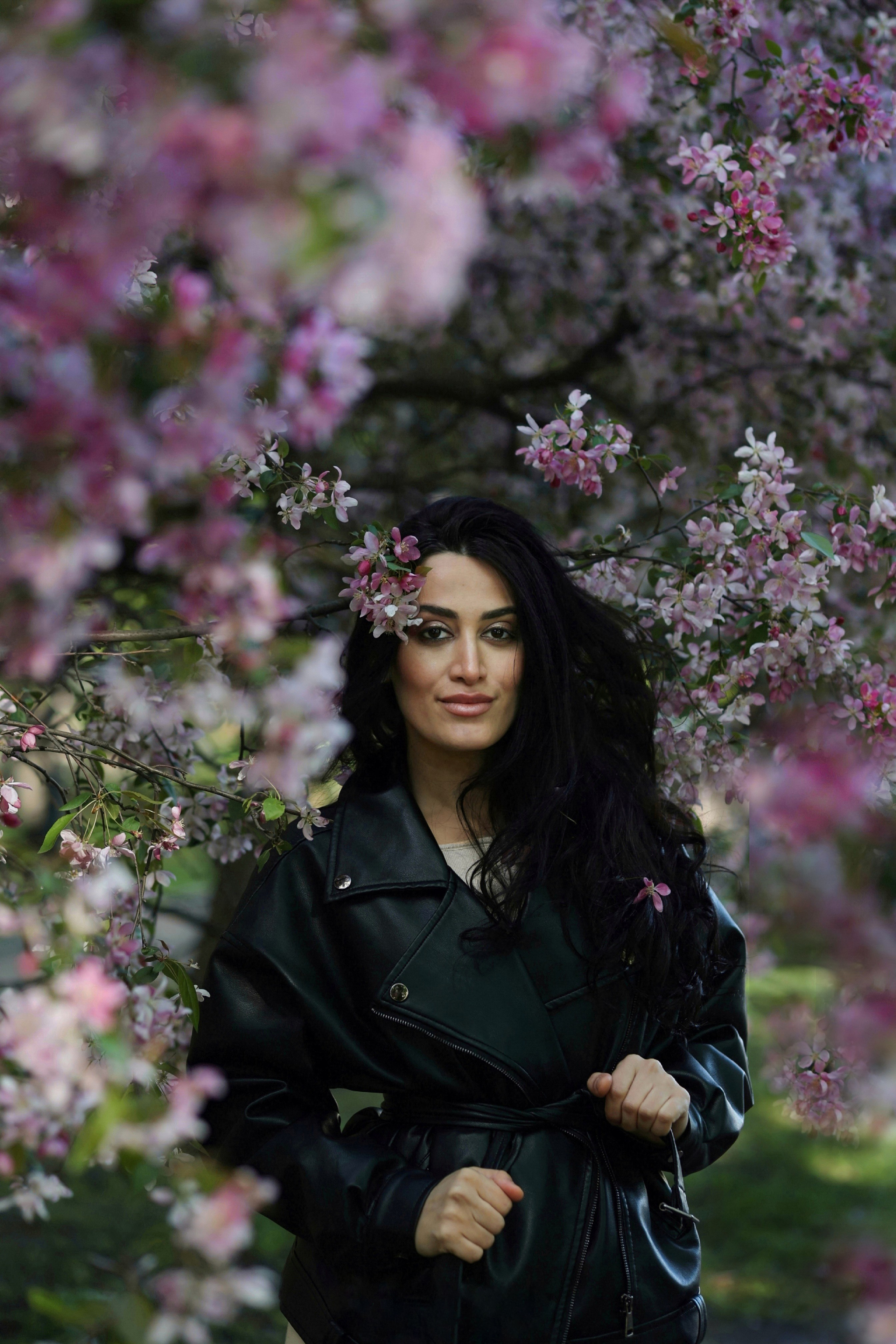 Цветение розовой яблони. Портретный фотограф Москва