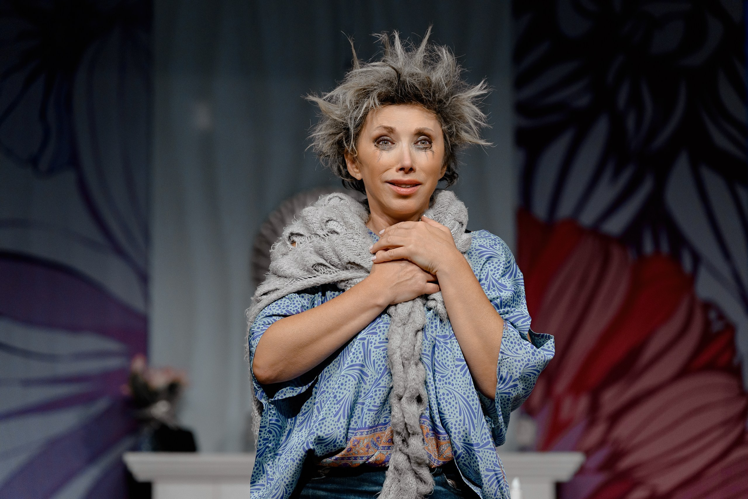 Спектакль «Мужчина с доставкой на дом».  Актёры: Елена Воробей Дмитрий Миллер/Оскар Кучера Михаил Полицеймако/Джемал Тетруашвили Елена Захарова/ Анна Невская / Наталия Власова Режиссёр: Нина Чусова