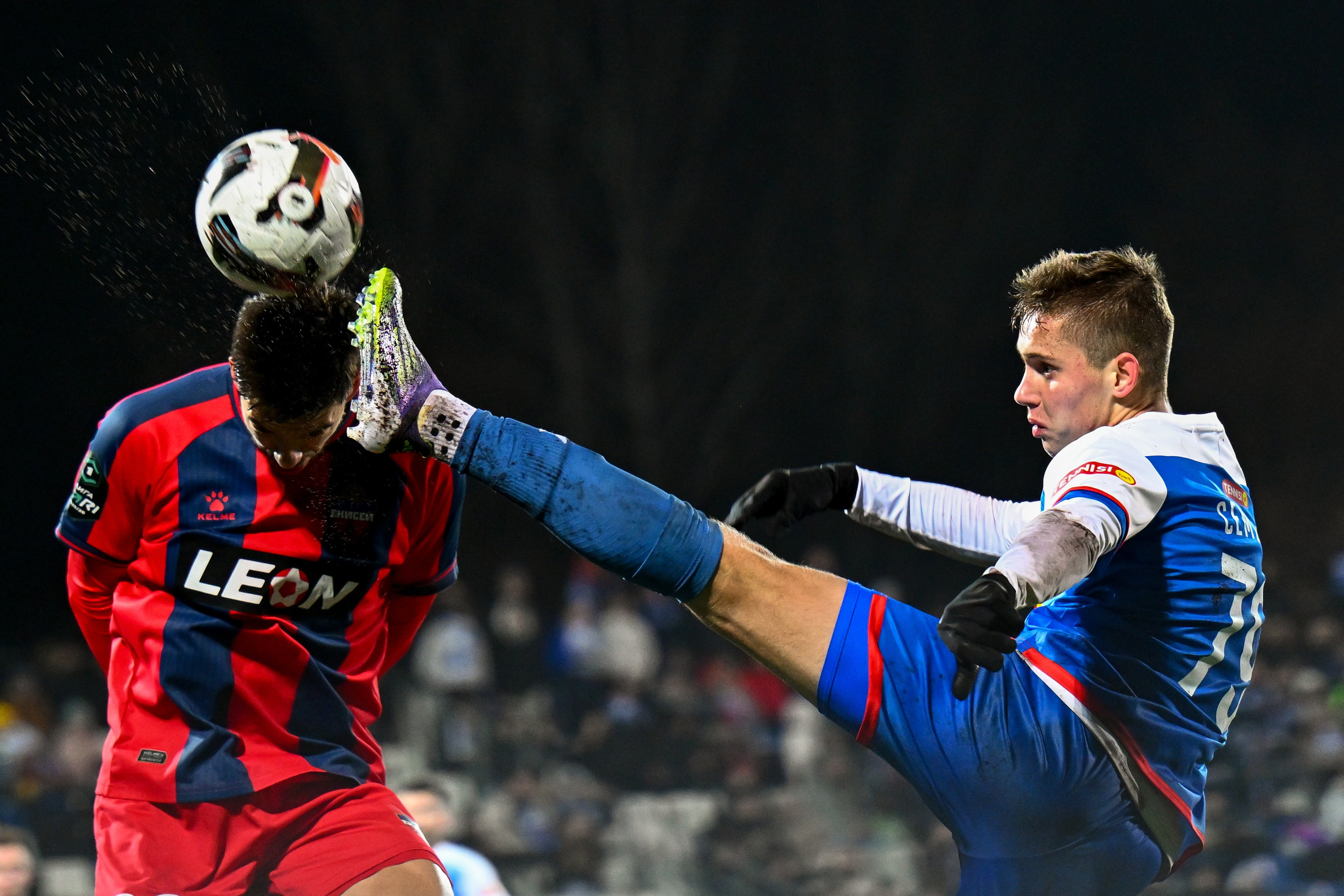 Фотограф на футбол. Спортивный и репортажный фотограф в Казани Вячеслав Сатонин