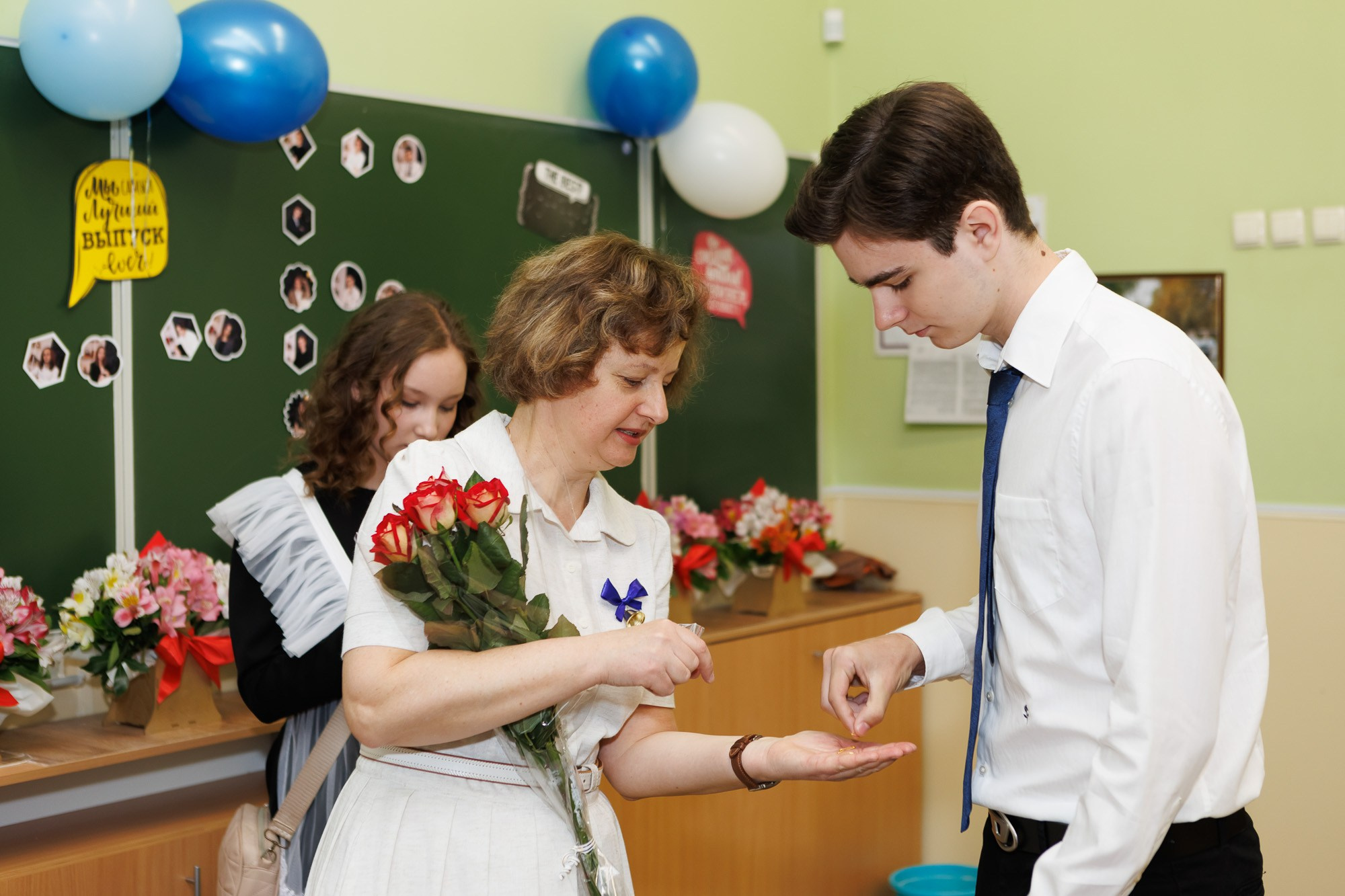 Последний звонок в Гимназии № 1, г. Севастополь. Свадебный фотограф, фотосъемка в Крыму, Севастополе, Симферополе, Ялте