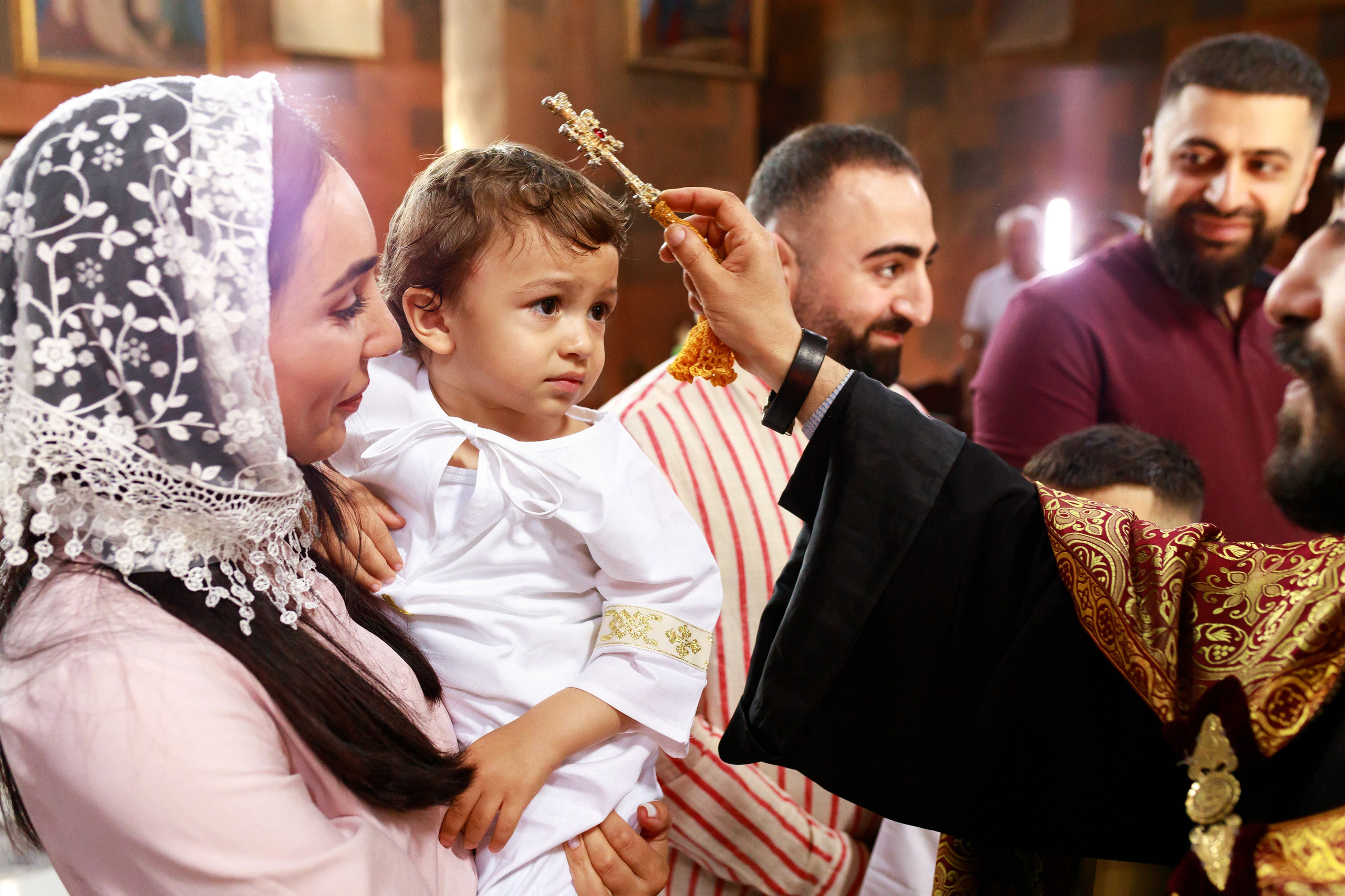 Таинство Крещения в Армянской церкви. Фотограф Тверь. Свадебные, семейные, индивидуальные фотосессии