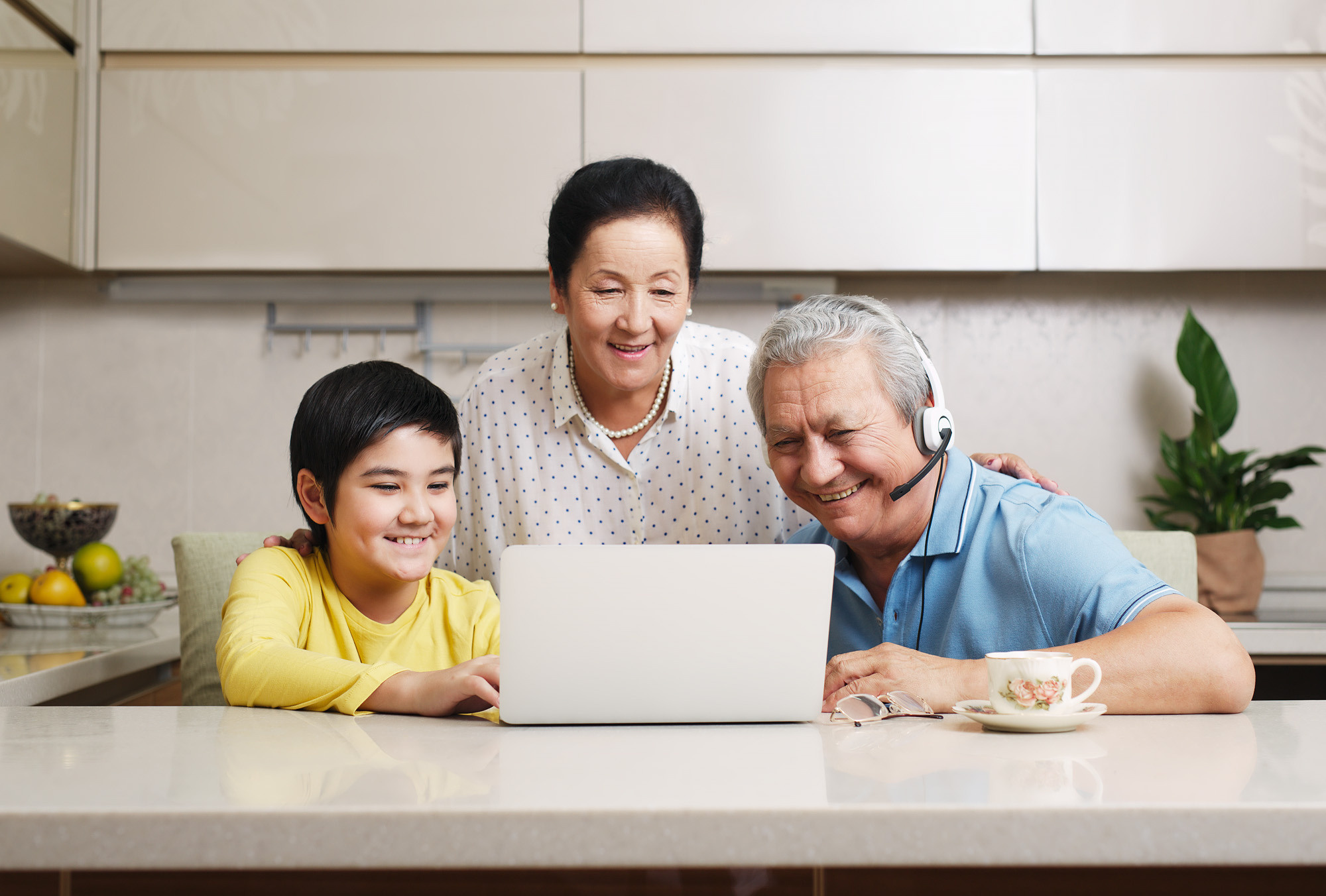 Коммерческая и рекламная фото видео съемка. Арт фотограф и видеограф в Алматы Роман Барелко