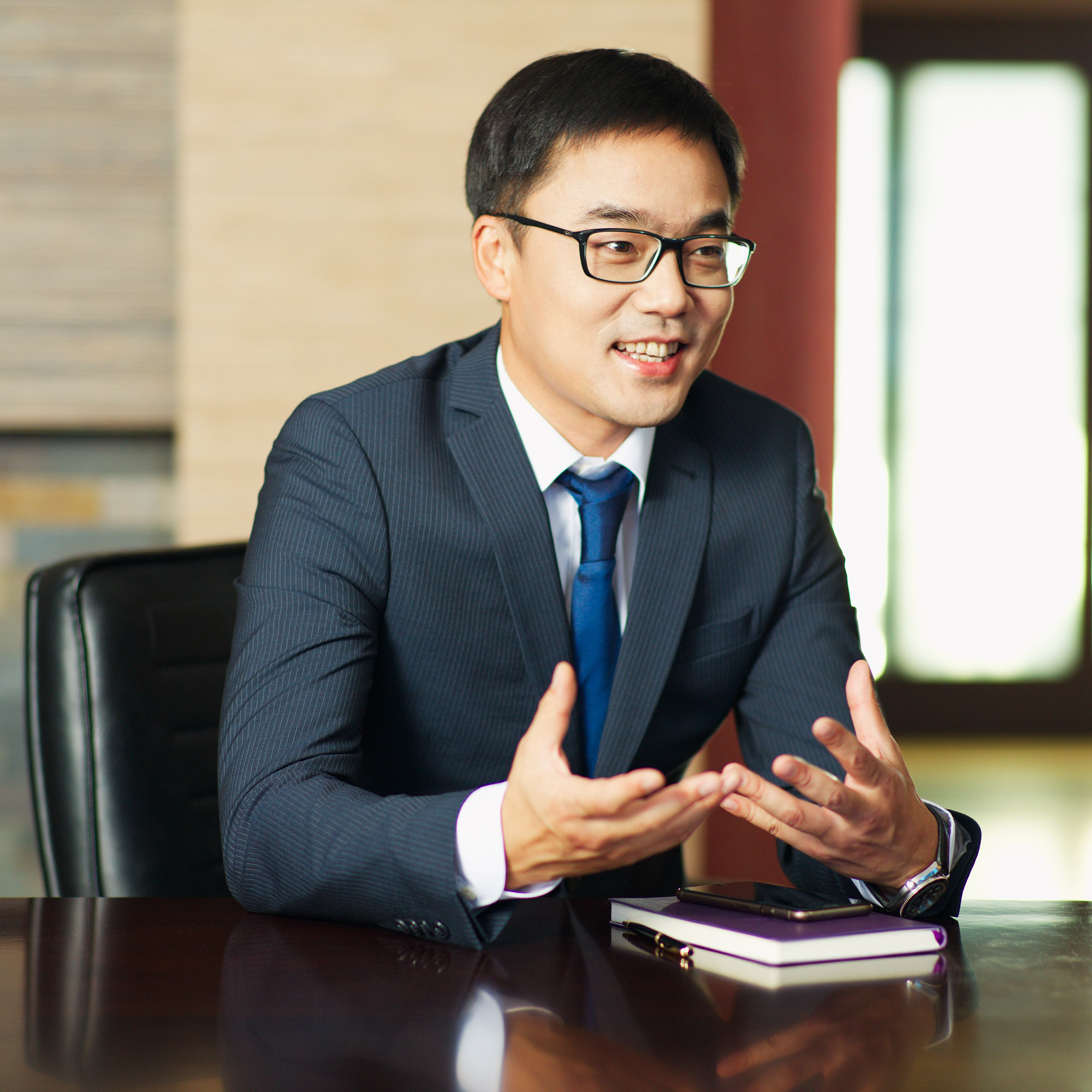 Фотосъемка делового или бизнес портрета в студии или на выезде. Арт фотограф и видеограф в Алматы Роман Барелко