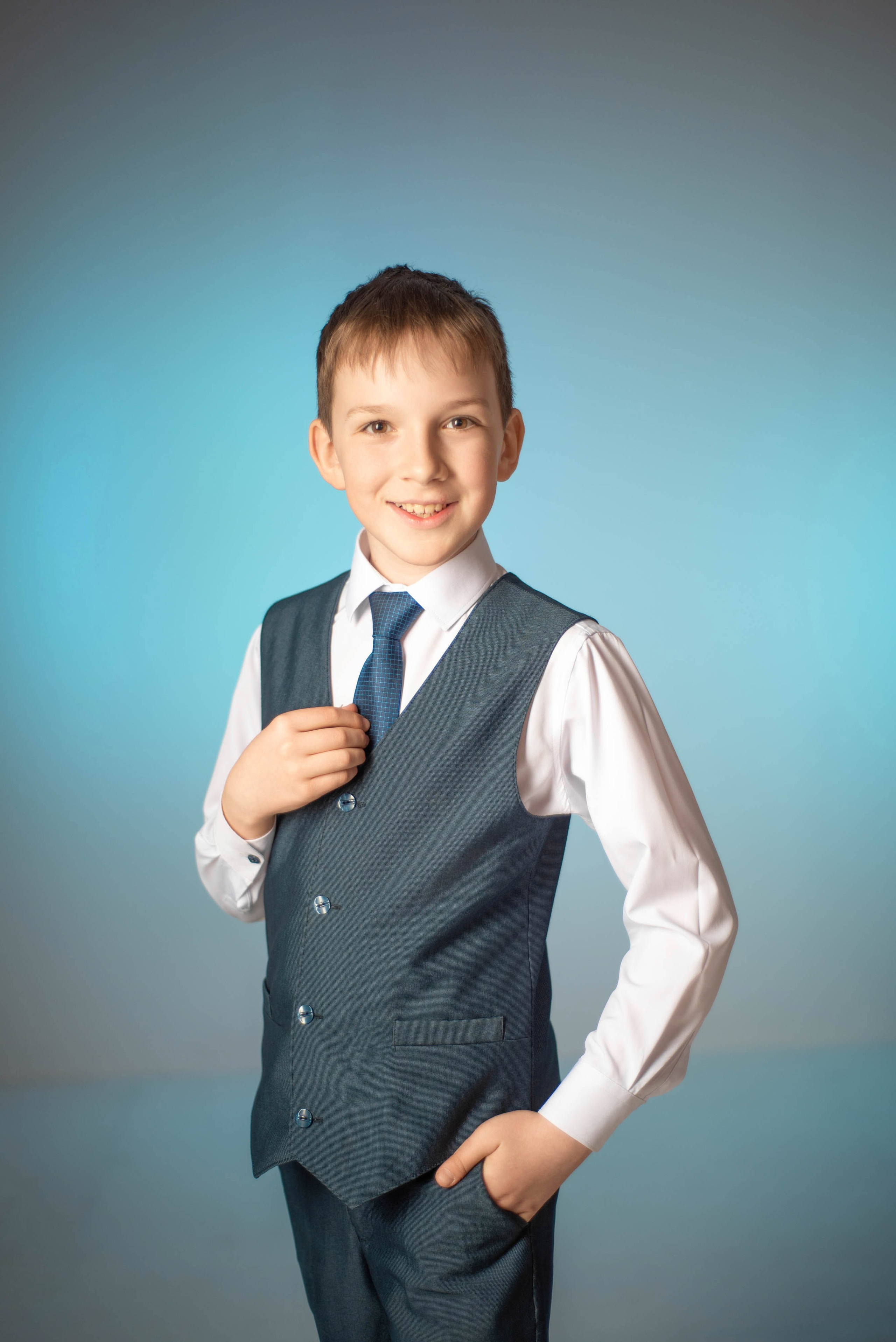 Книга для выпускника начальной школы «Геометрия». Выпускные альбомы в Тюмени для школ, садов, вузов спортивных секций