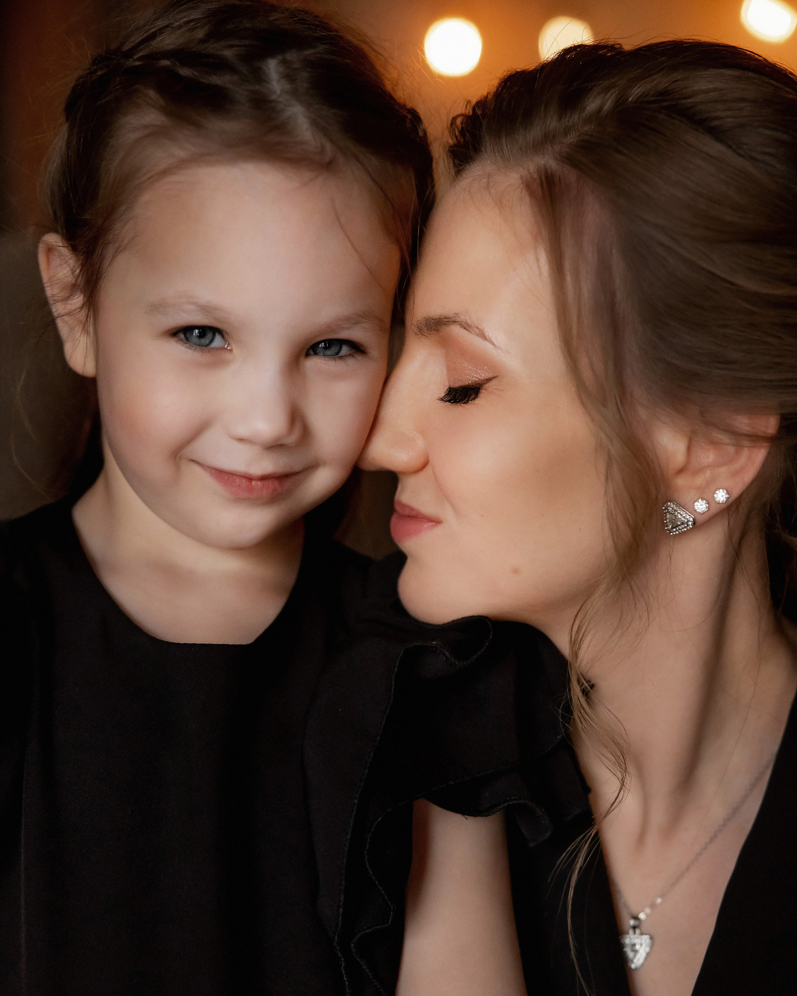 Семейная фотосессия для двух сестер Юлии и Натальи. Семейный фотограф в Москве