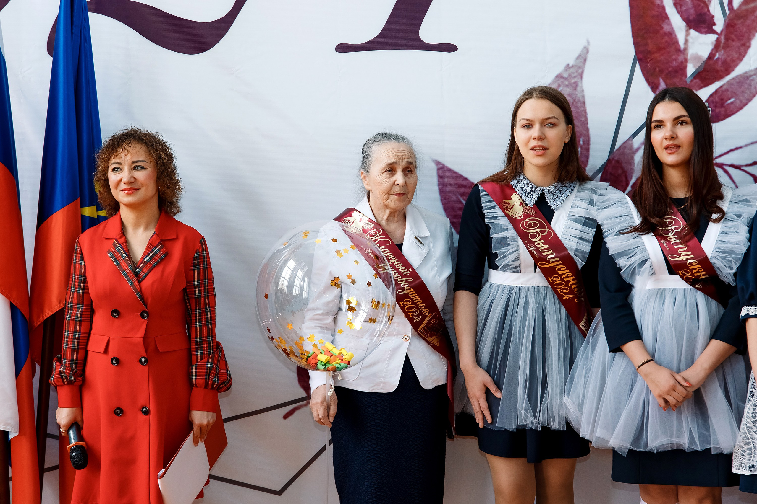 11 класс Последний звонок. Фотограф Любовь Корниенко, Примоский край