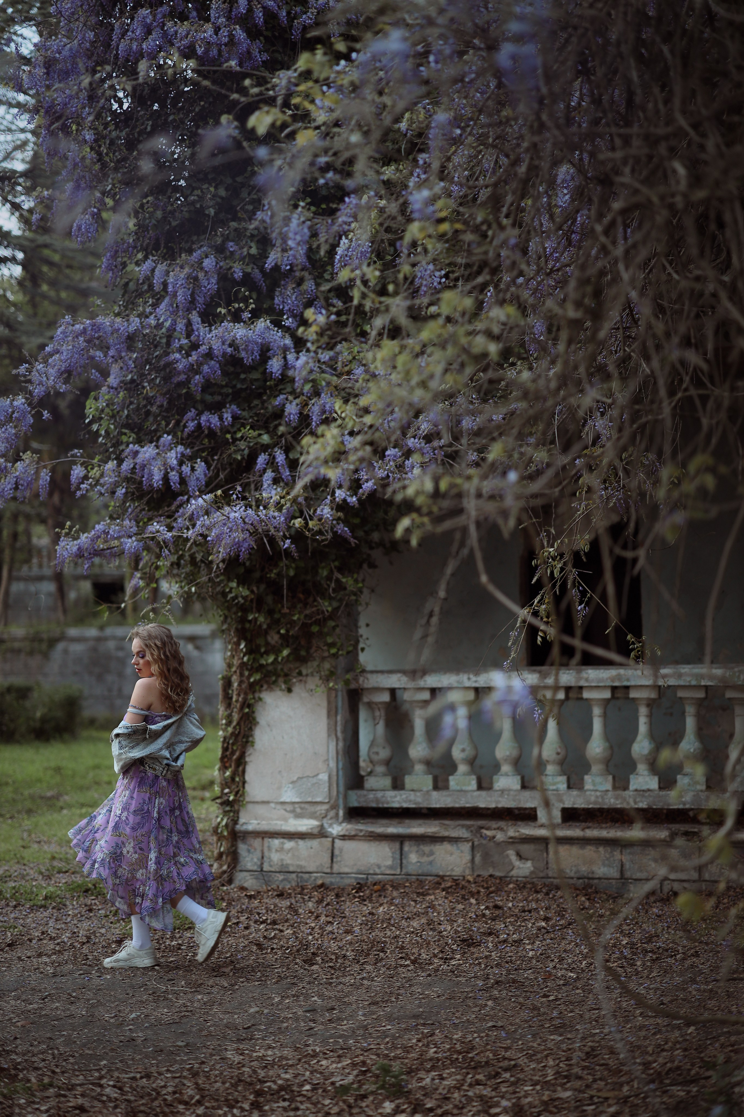 Фотосессия в глицинии для Юлии. Свадебный и семейный фотограф в Абхазии Жанна Соснина