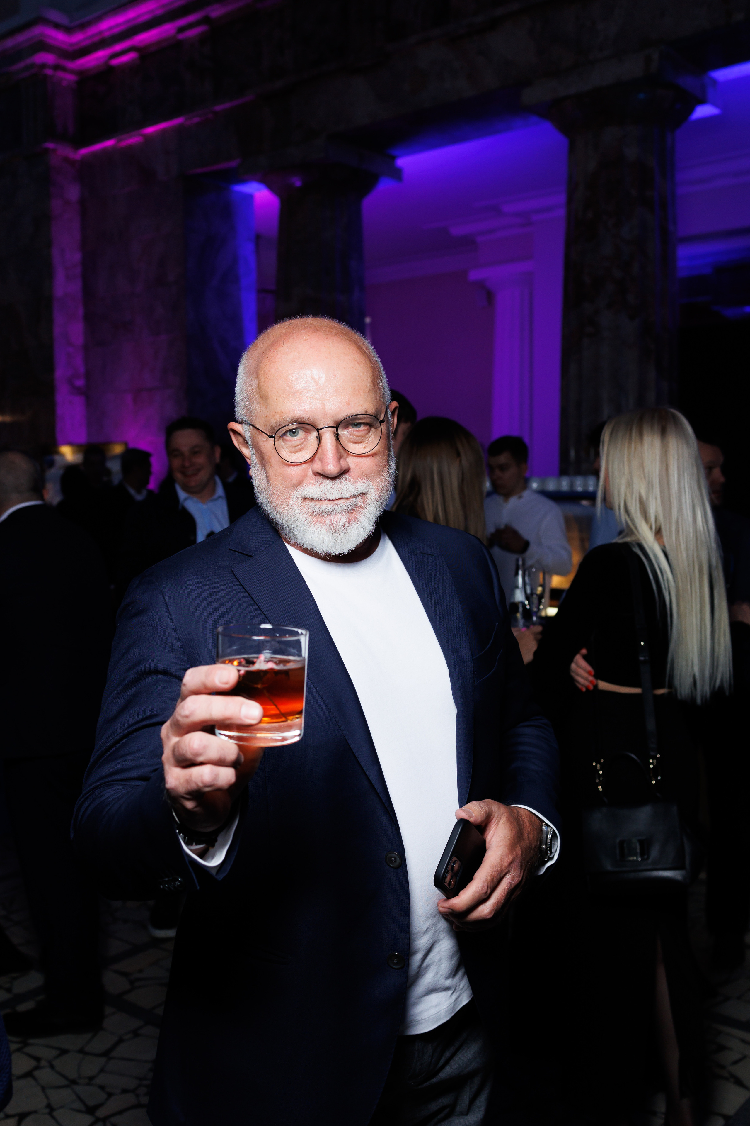 Репортаж. Суперфотограф Виталий Коликов