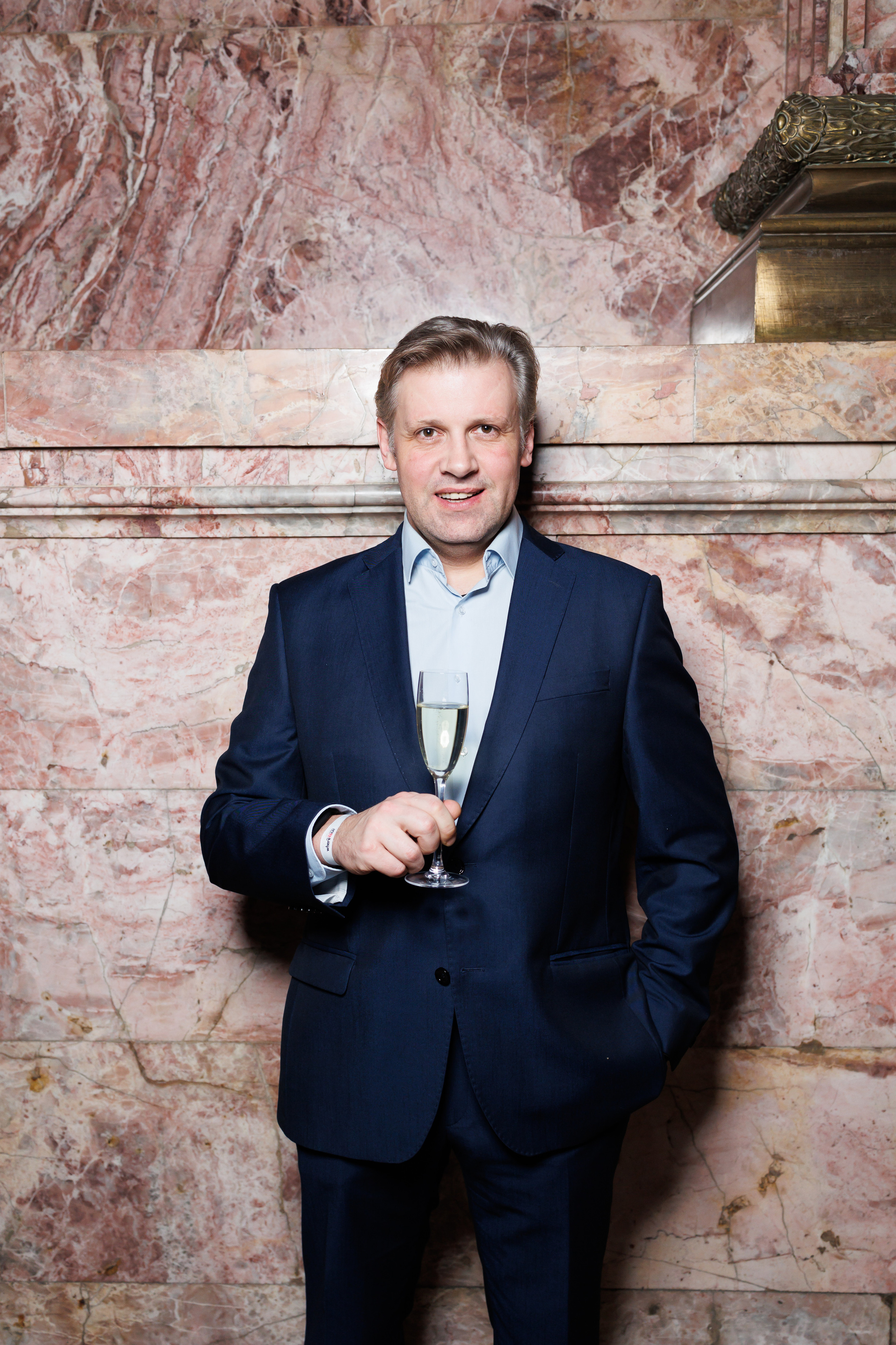 Репортаж. Суперфотограф Виталий Коликов