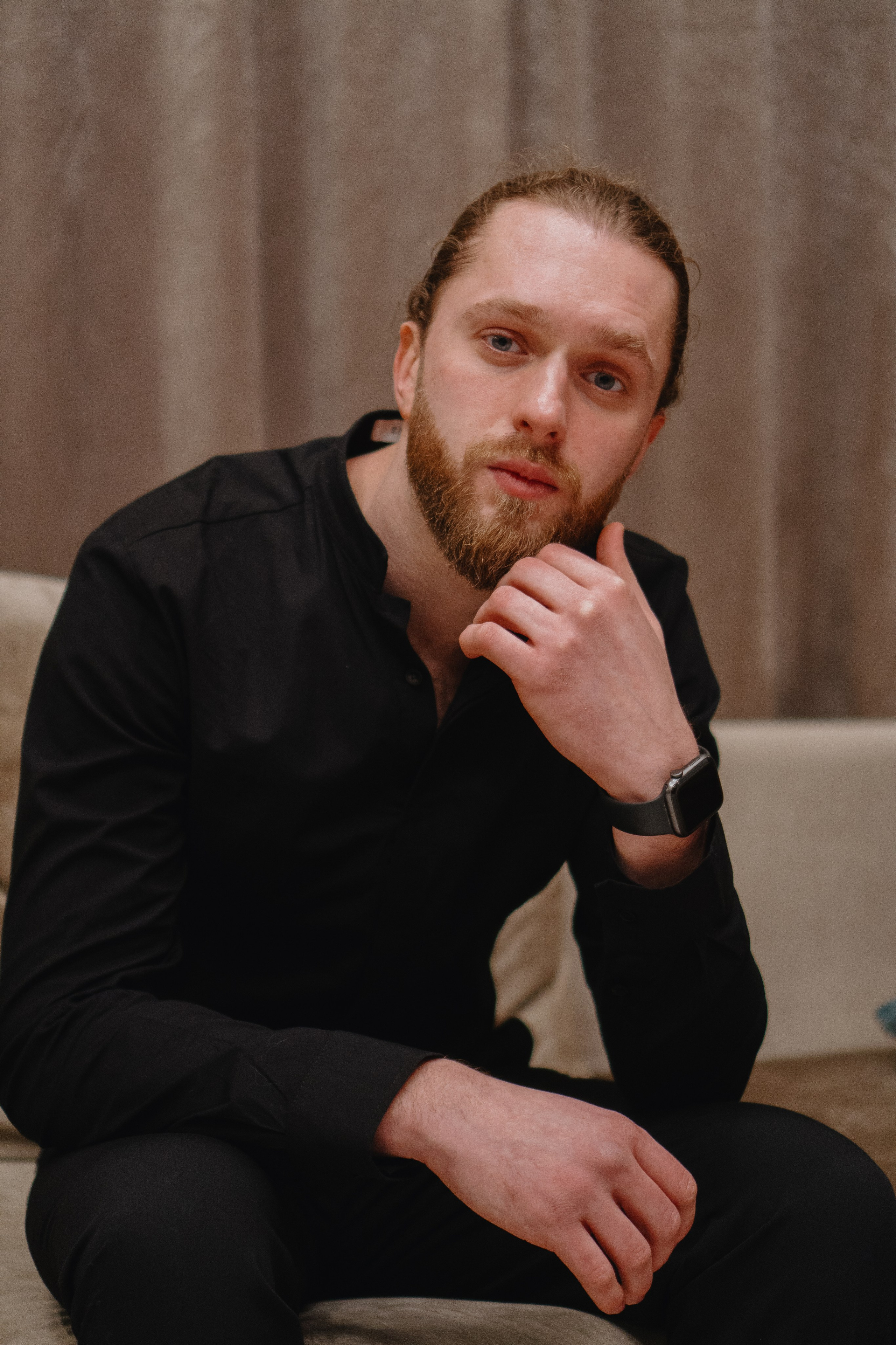 Илья, 187 см, 48-50 р-р. KED Production — продакшн из СПб. Создаём фото, видео и контент, который помогает брендам и селлерам продавать больше