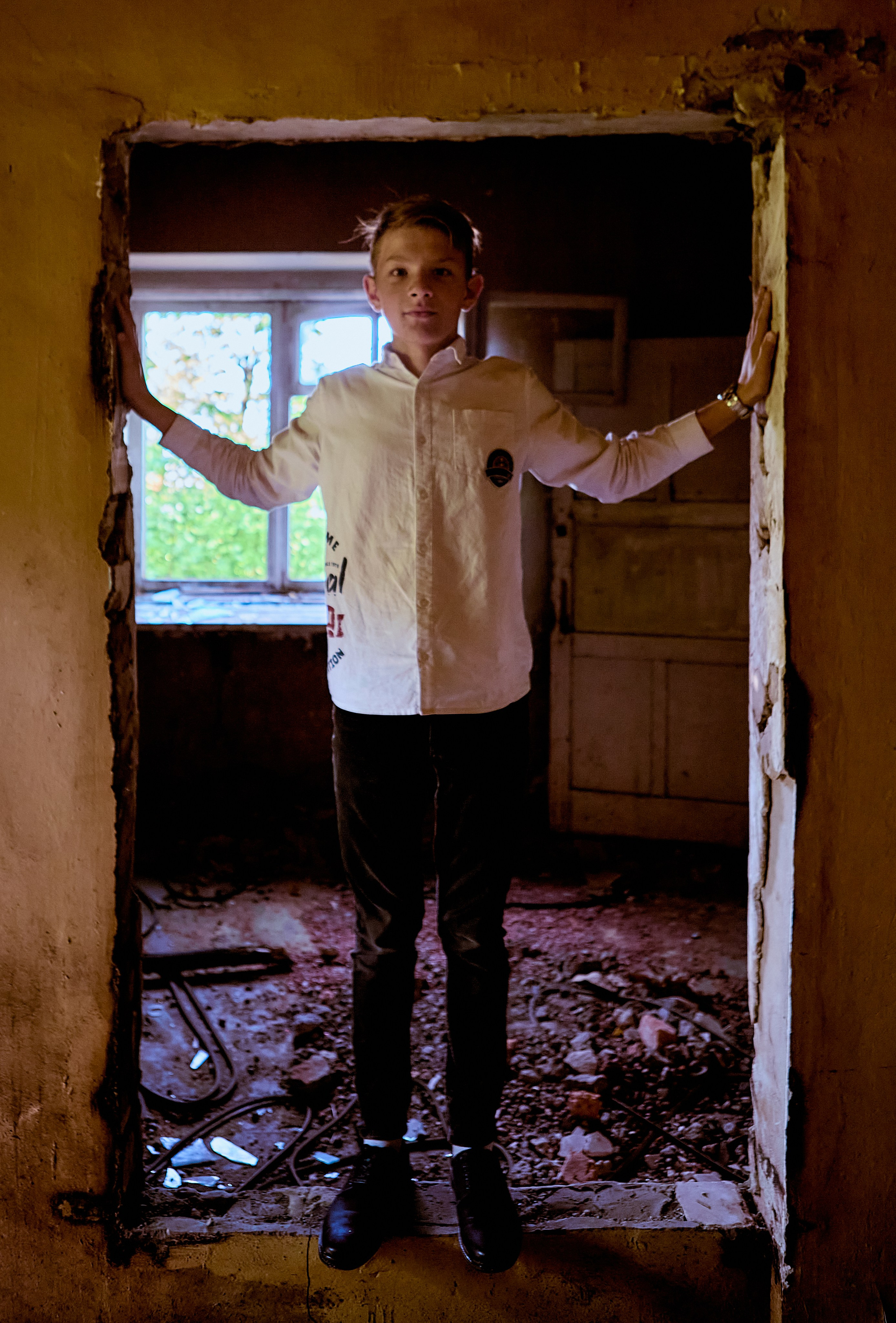 Фотопортрет в заброшенном здании в Дзержинске