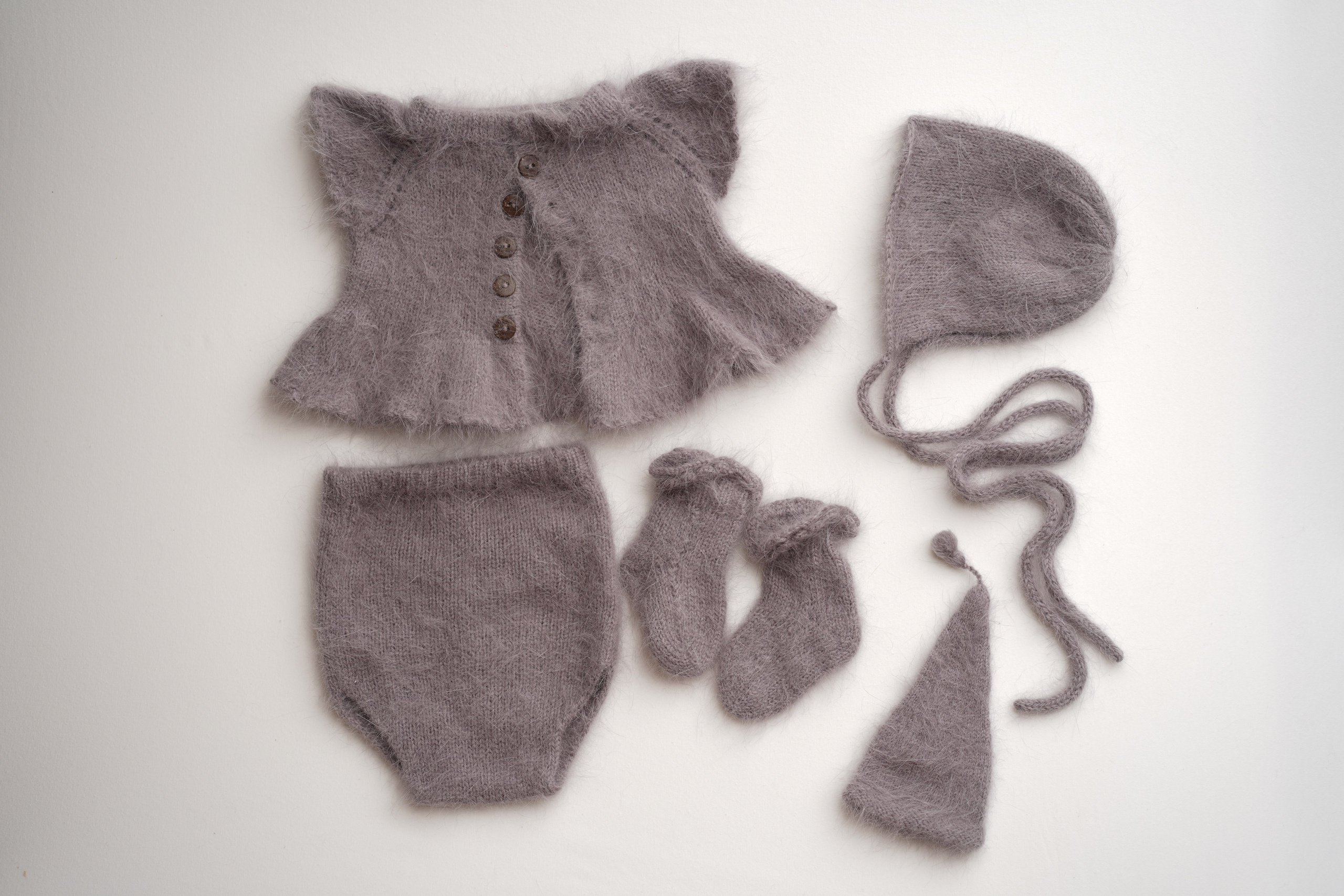 Комплекты. Фотограф новорождённых в Москве Елена Левина