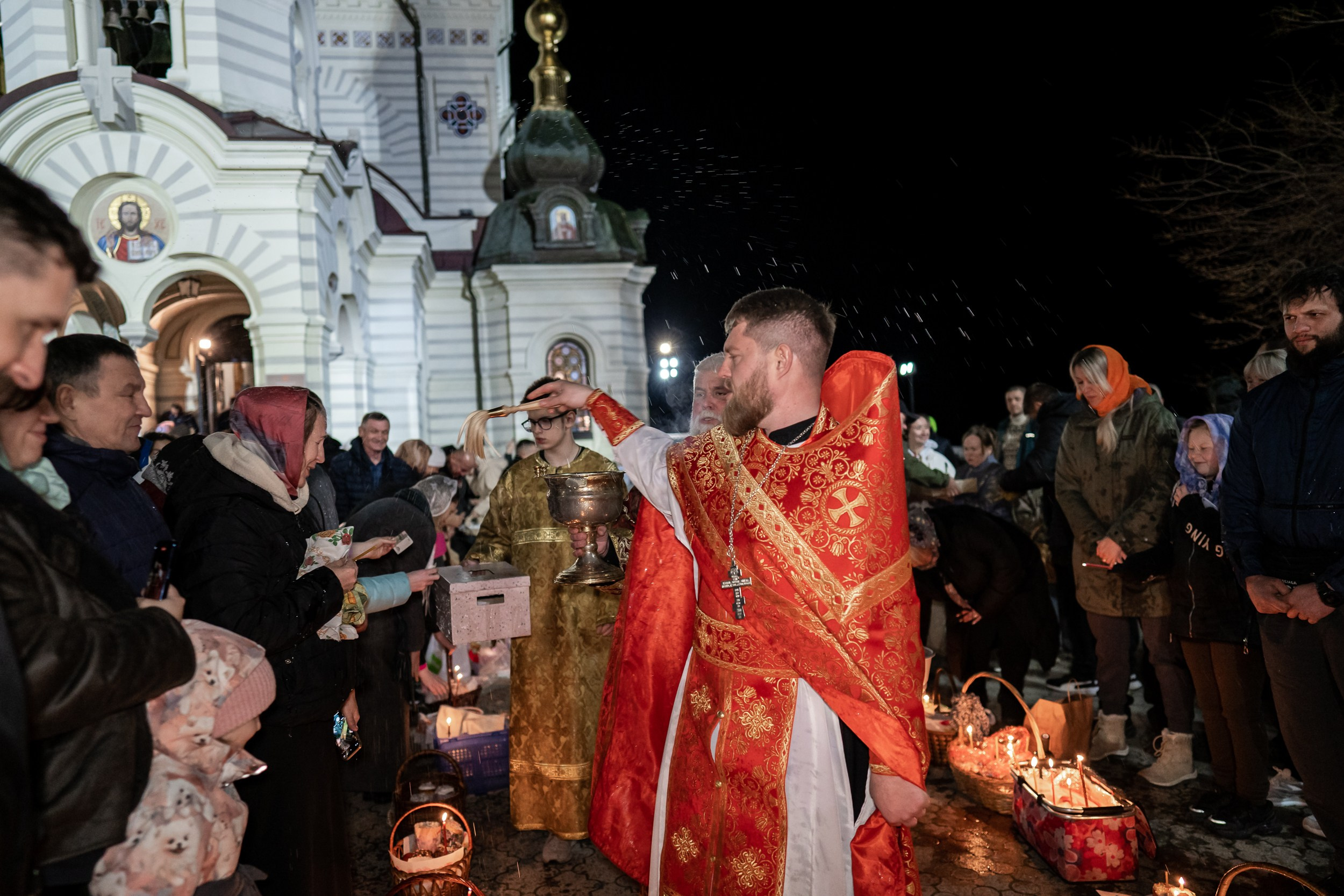Престольный праздник в храме Воскресения Христова (Форосская церковь). Церковный фотограф Севастополь