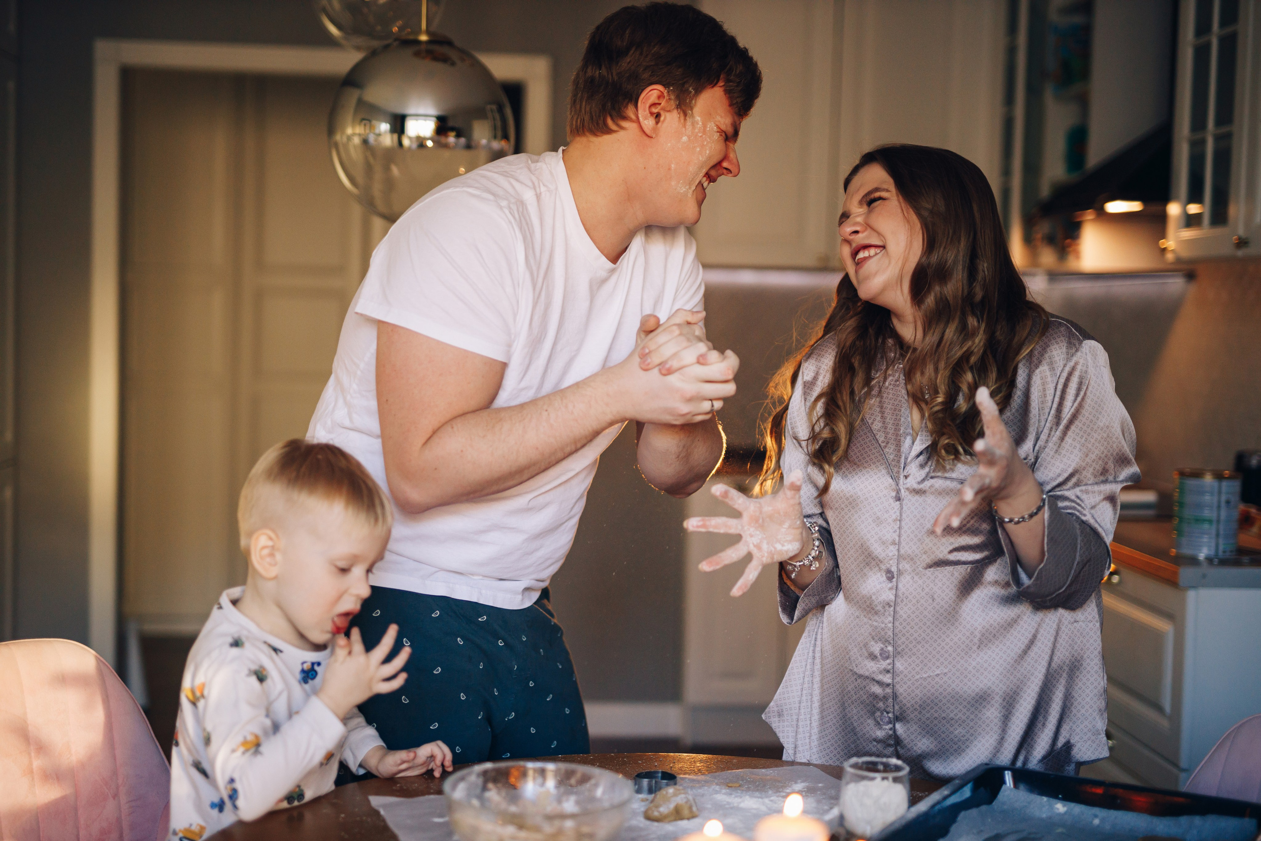 Семейная съёмка дома. Дмитрий Мартьянов семейный фотограф в Санкт-Петербурге
