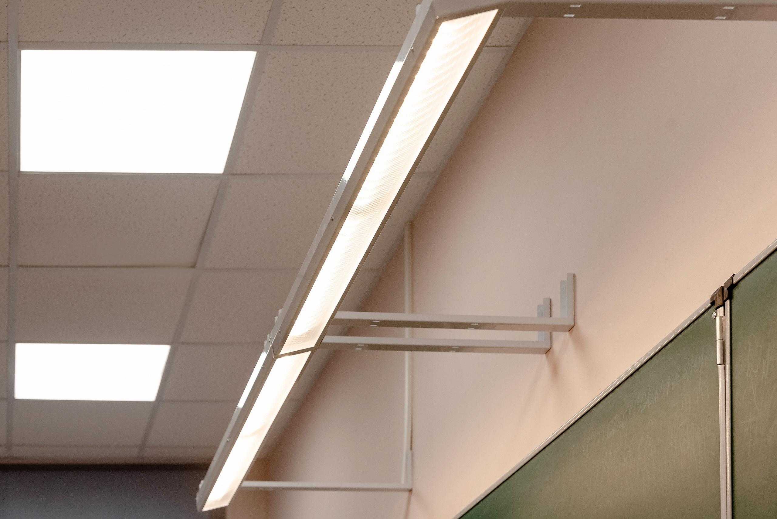 НИИ им. Лодыгина. Световое оборудование на объектах заказчика