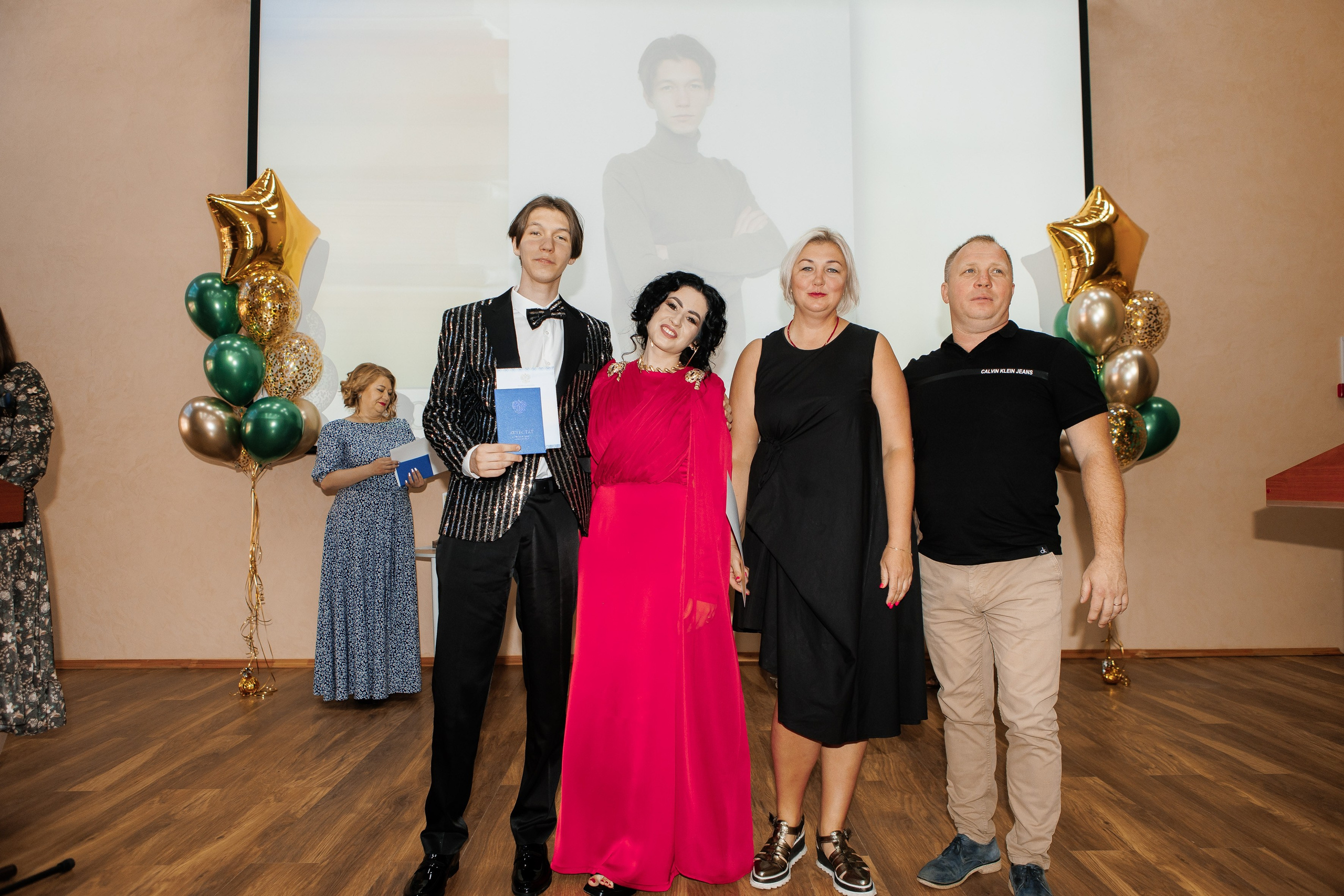 Выпускной Гимназия 12 2024 г. Свадебный и портретный Фотограф в Липецке Дмитрий Котюков