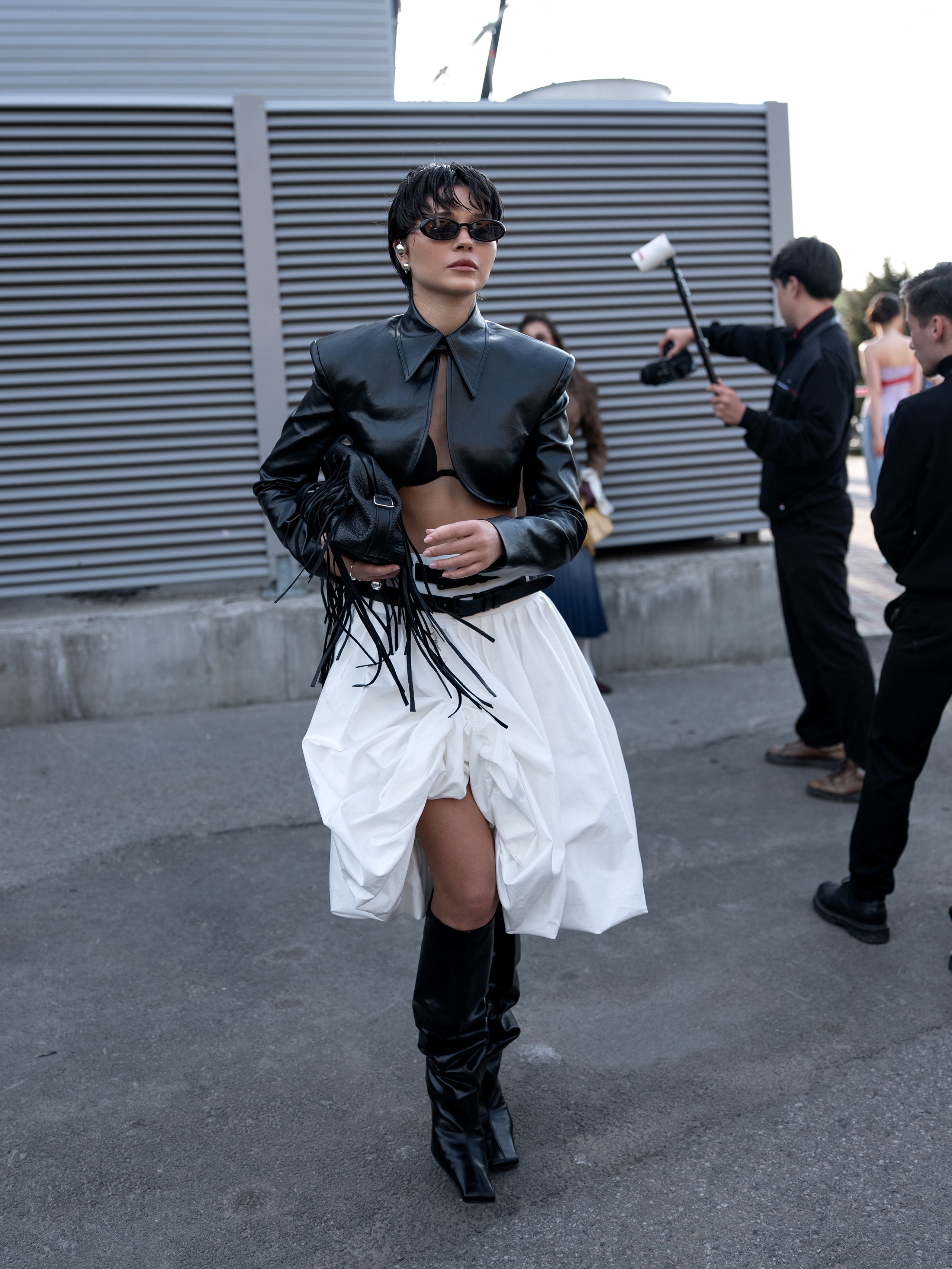 Visa Fashion Week Almaty Pre-Fall 2026 April StreetStyle Day 1. Сайт Алматинского НЮ АРТ, будуар и фэшн фотографа Дениса Карпенко