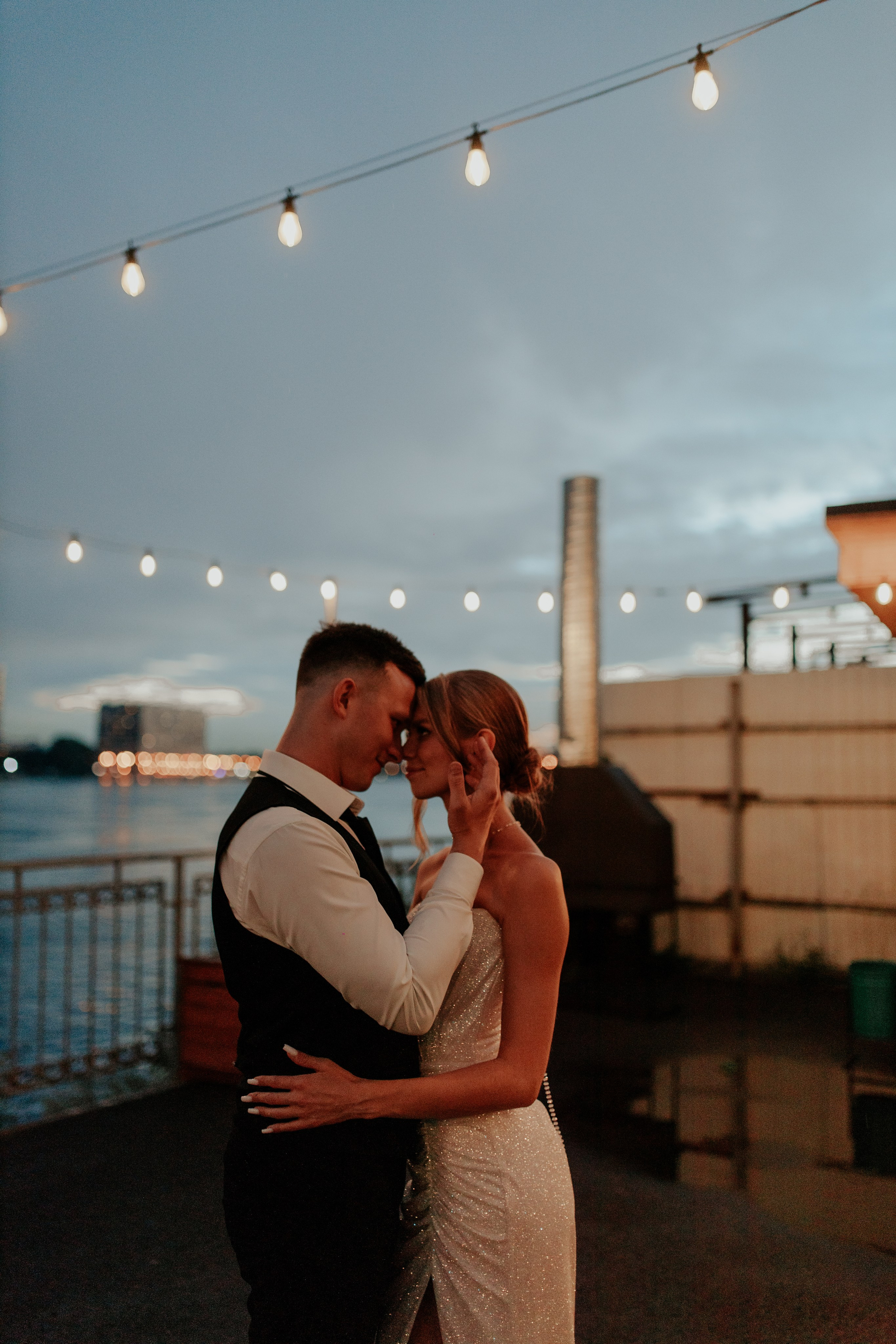 Свадебный банкет в Санкт-Петербурге — Трогательная фотосессия с родными и лавстори. Фотограф в Санкт-Петербурге Лиза Семченкова