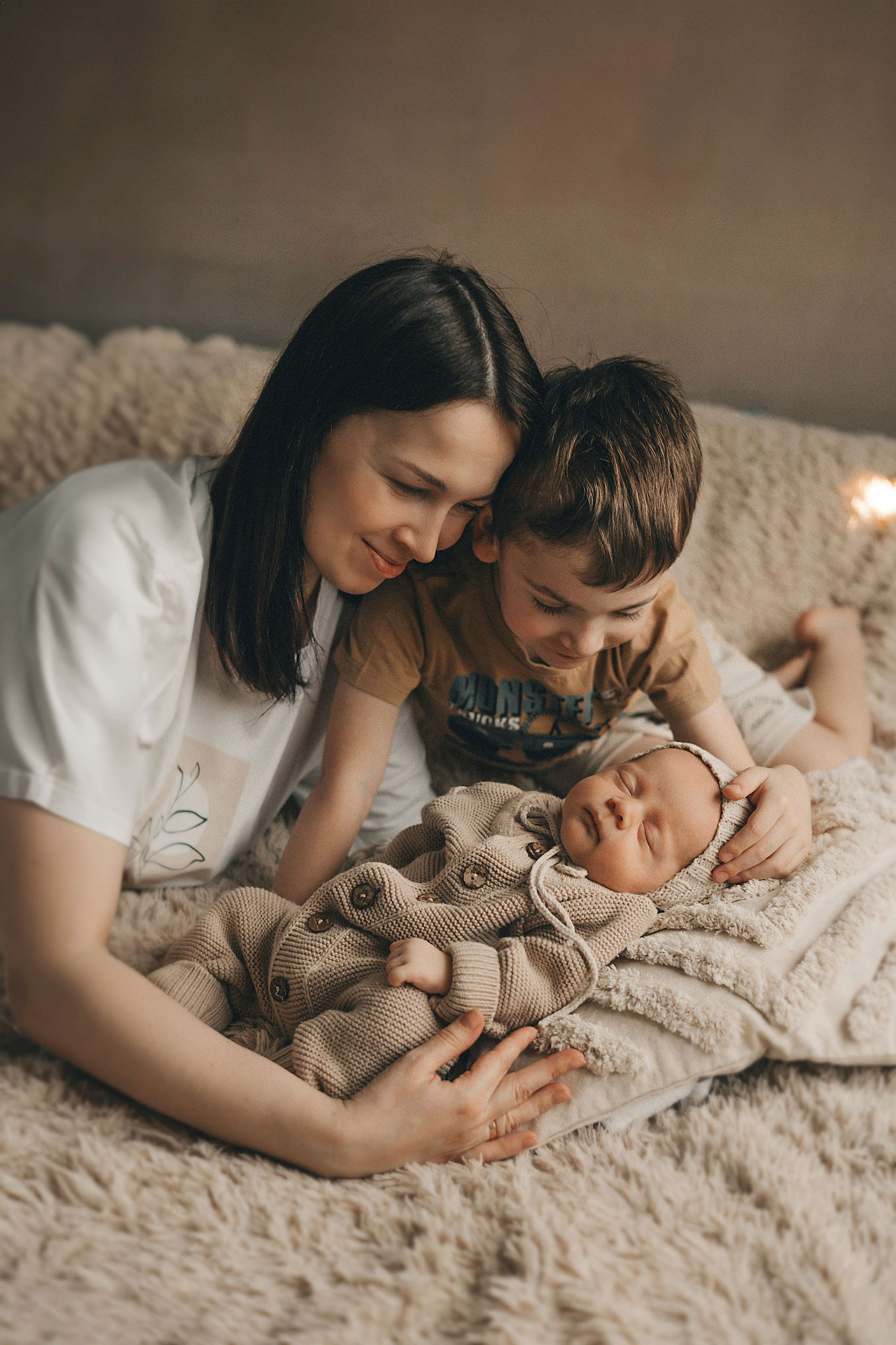 Фото новорожденного со старшим братом