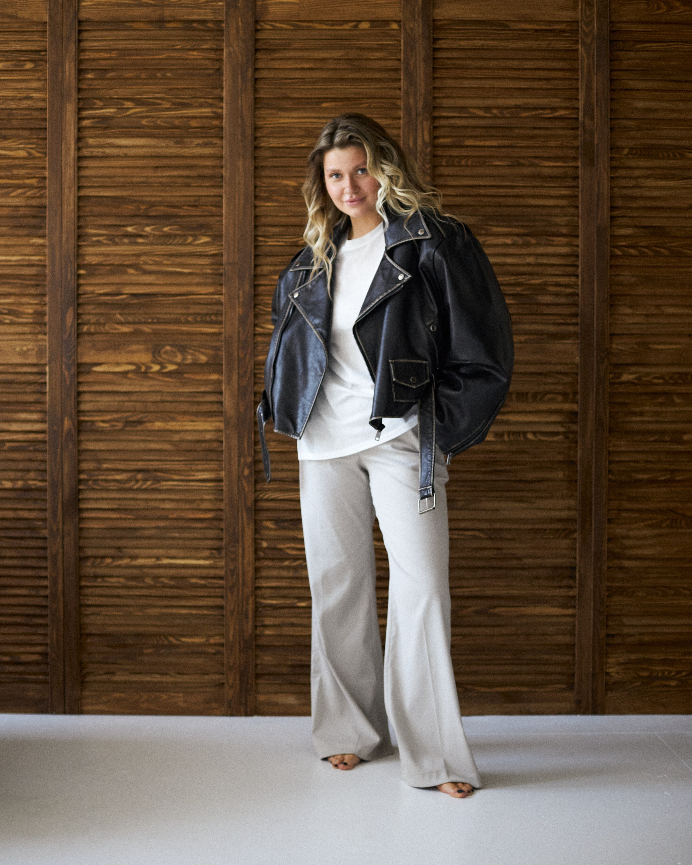 Лиза. Фотограф Екатеринбург Анастасия Жерновская | Маркетплейсы и нейрофото