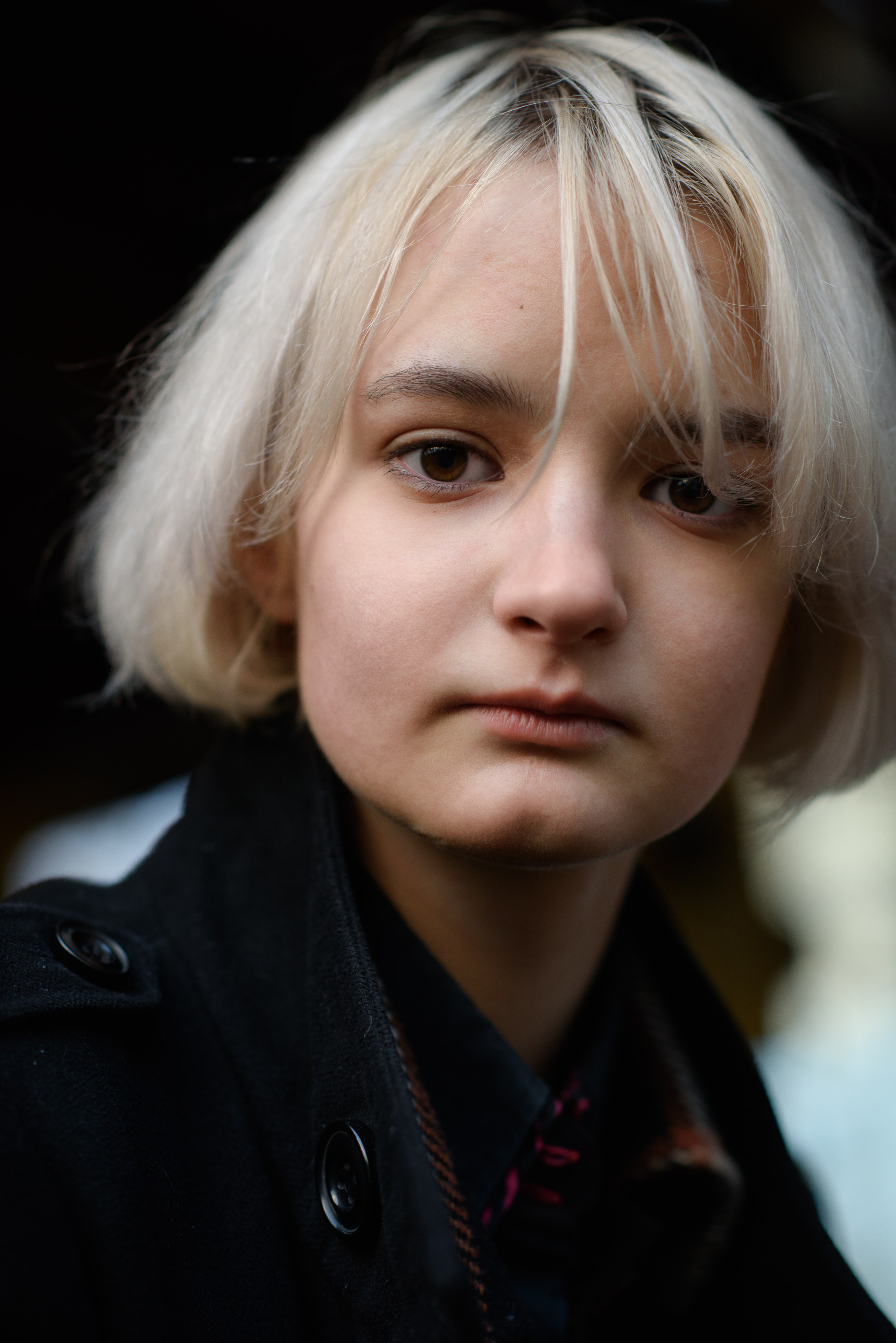 Фотосессия девочки подростка в осеннем саду. Главная