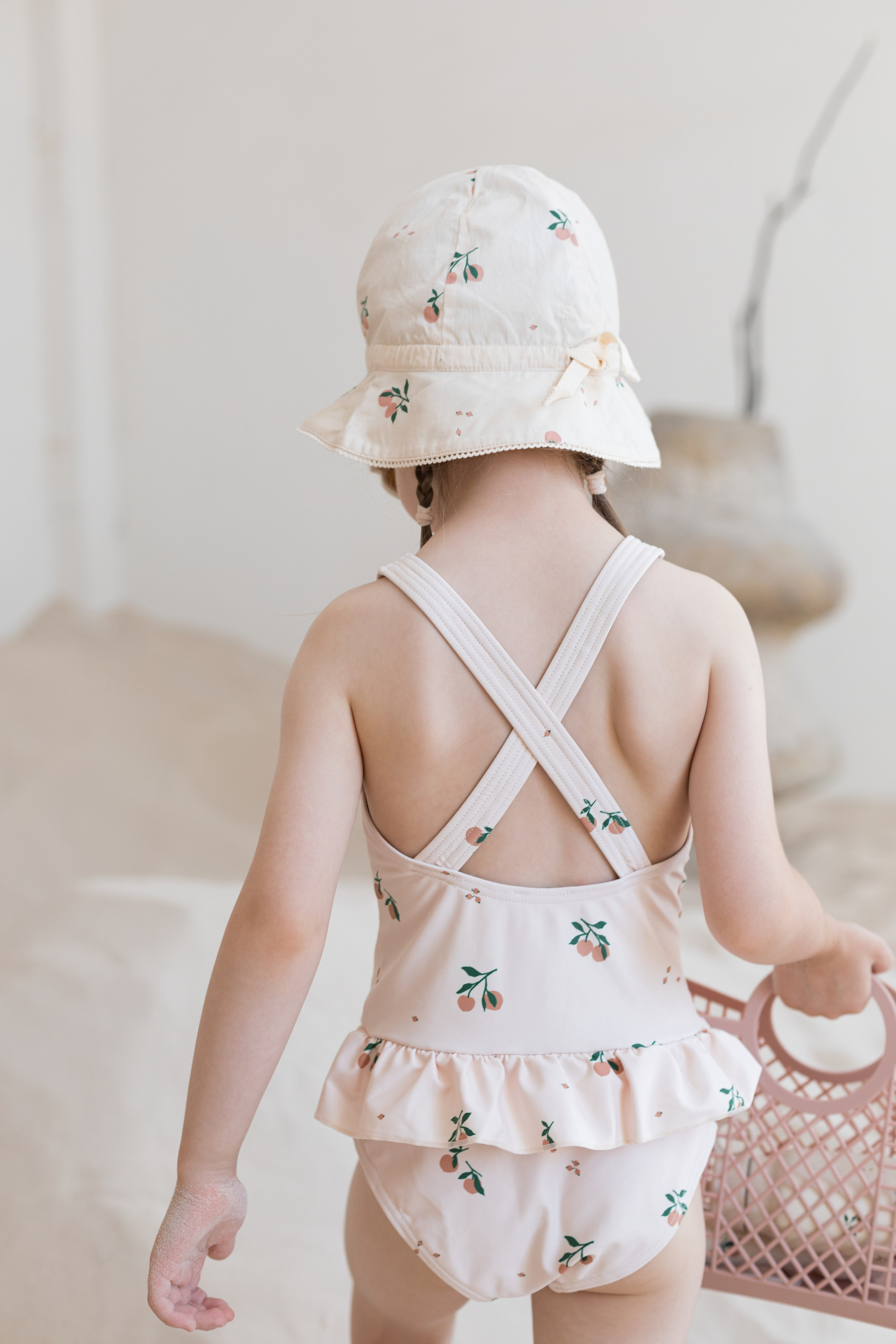 Фотосессия в песке для детского бренда. Детский и контент фотограф Надя Волкова Санкт-Петербург