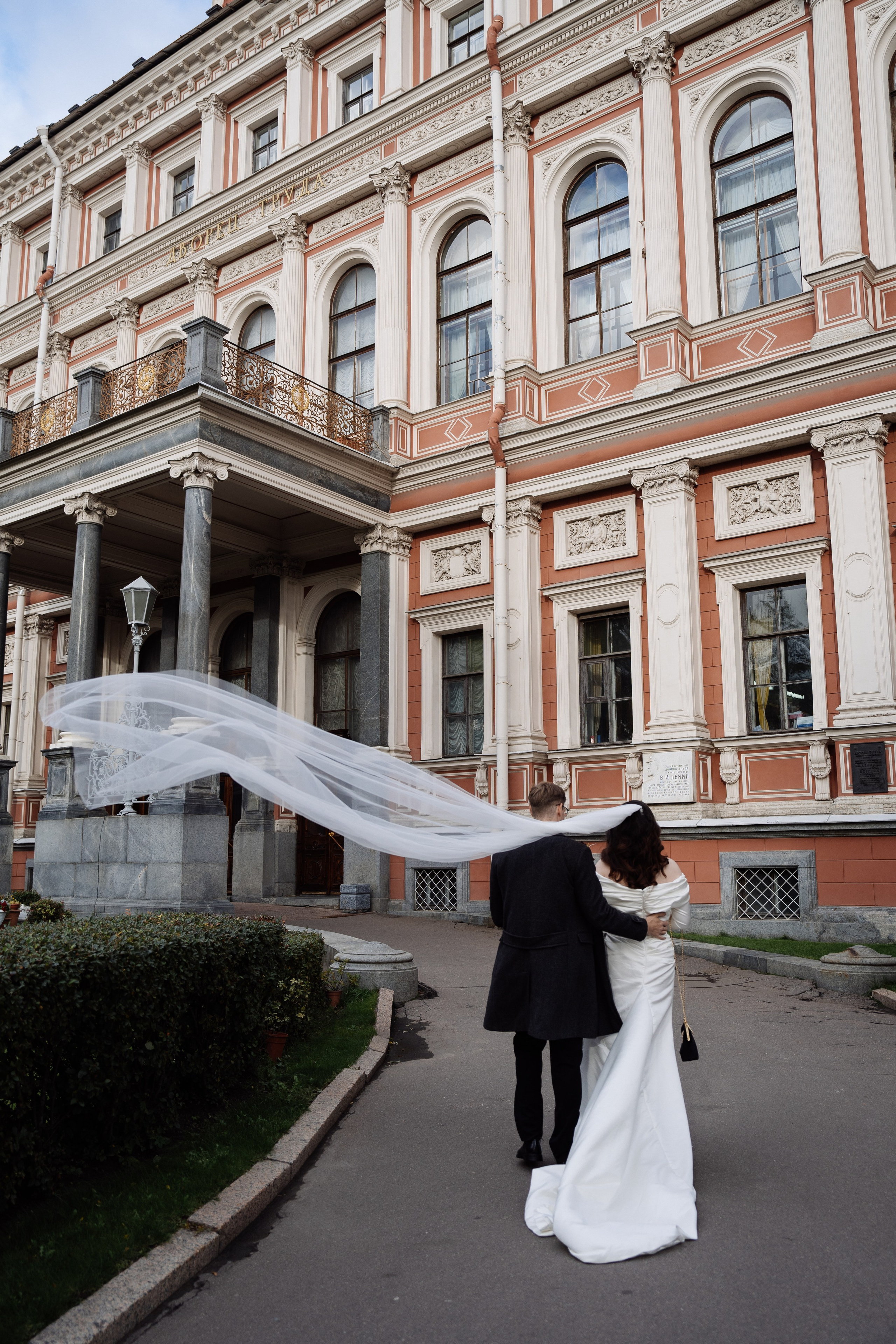 Современная свадьба во дворце. Свадебный фотограф организатор в Санкт-Петербурге Ассоль Опарина