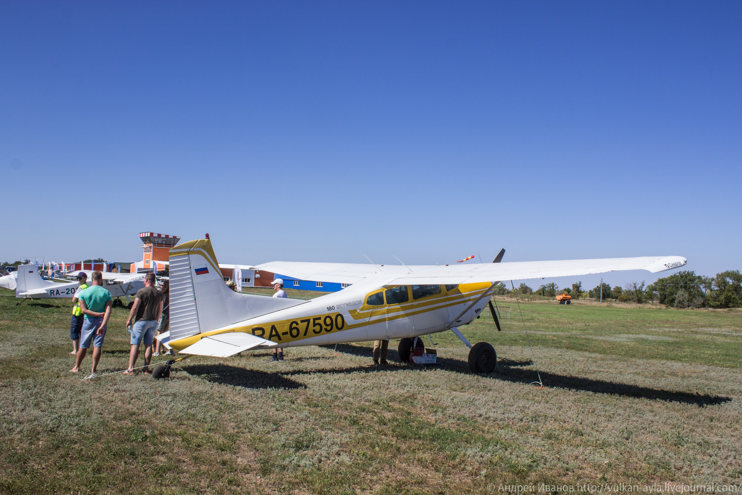 Волгодонск аэр. Потапов слёт «Небо для всех» (2021 г.). Фотоальбом показывающий увлекательный мир авиации и мир медведей Андрея Иванова
