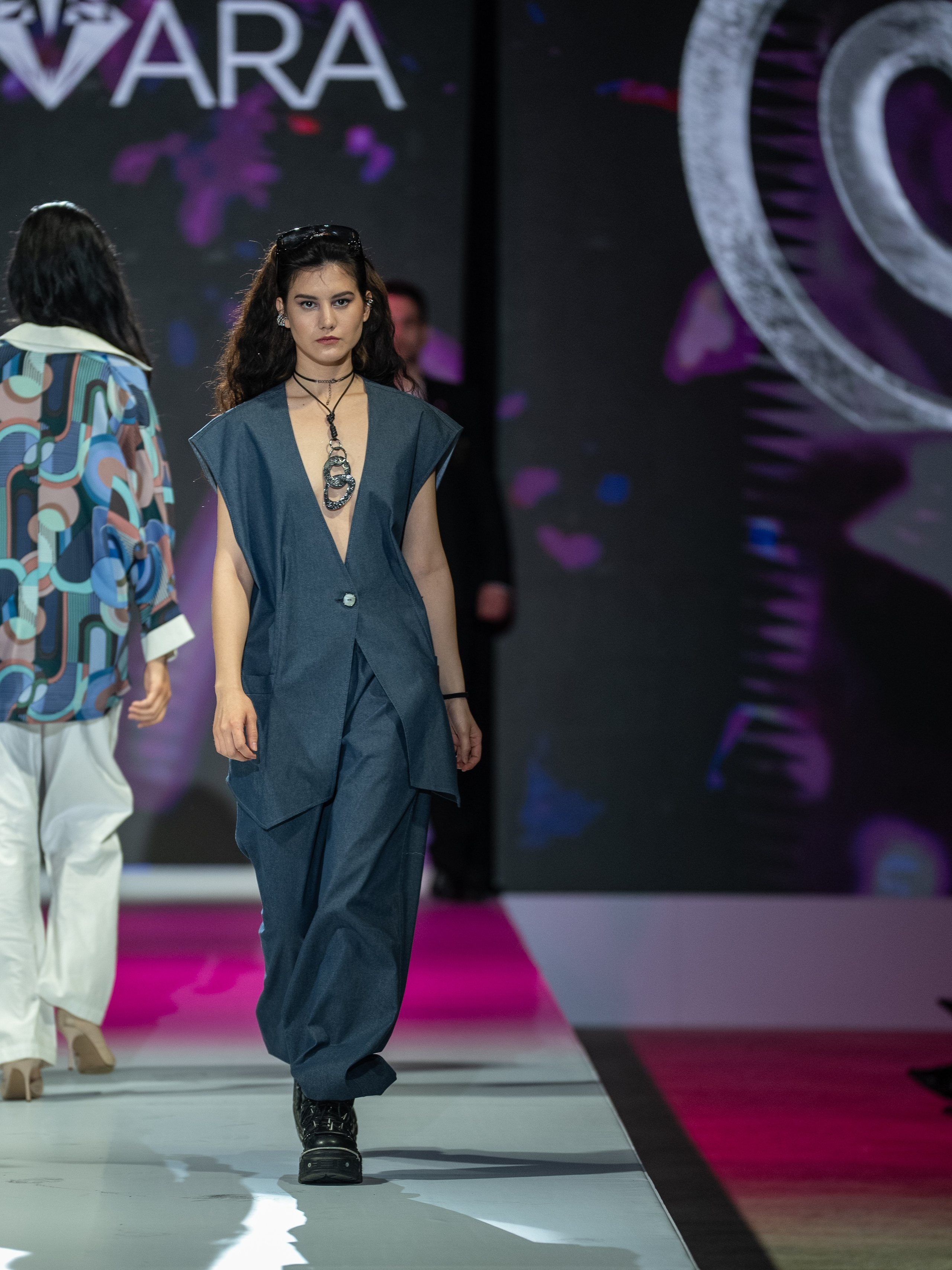 Eurasia Fashion Week Minavara. Сайт Алматинского НЮ АРТ, будуар и фэшн фотографа Дениса Карпенко