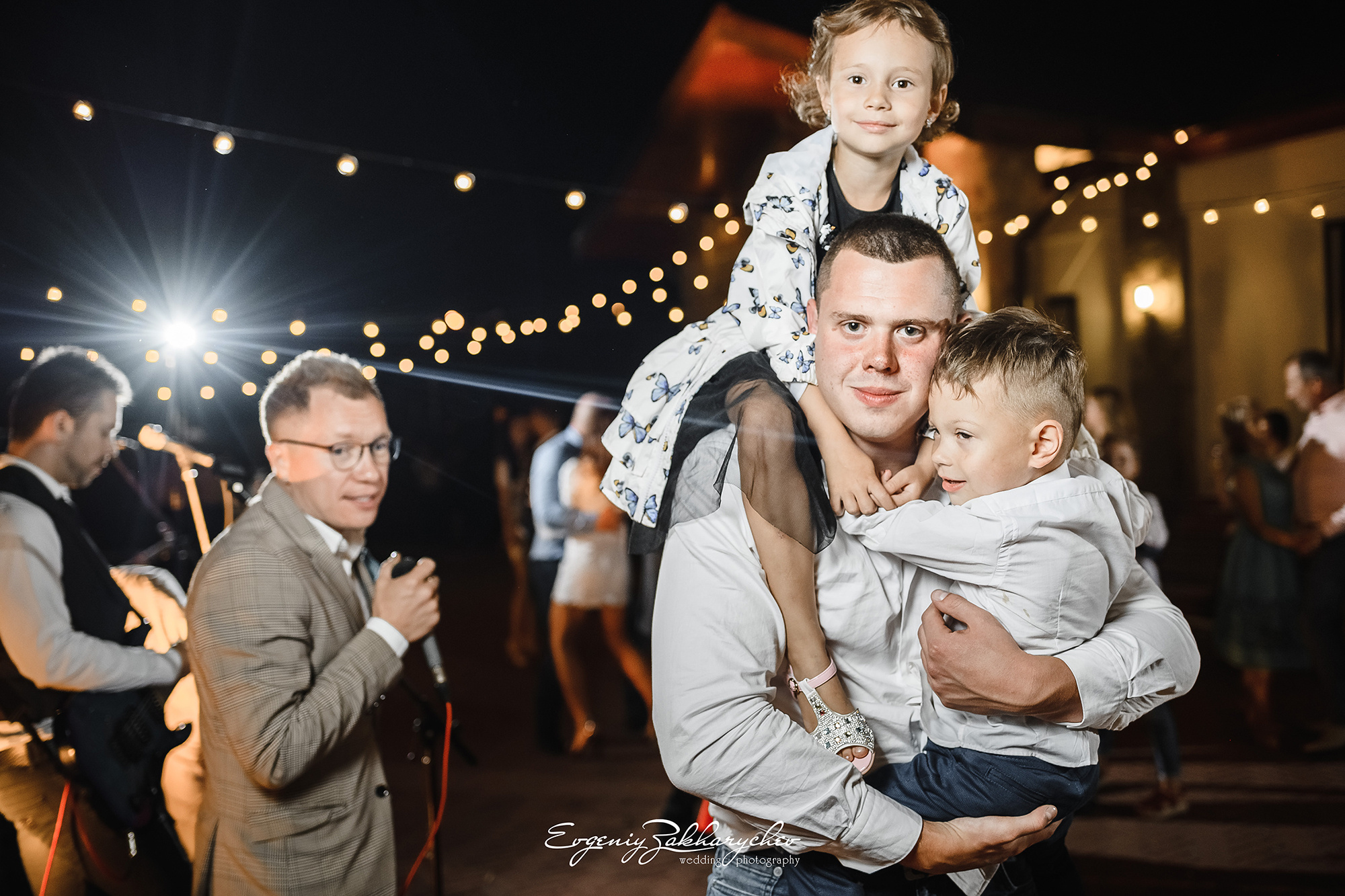 ARTEM & ALENA. Professional wedding photographer Evgeniy Zakharychev