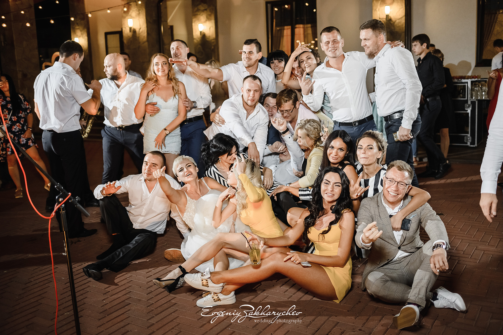 ARTEM & ALENA. Professional wedding photographer Evgeniy Zakharychev