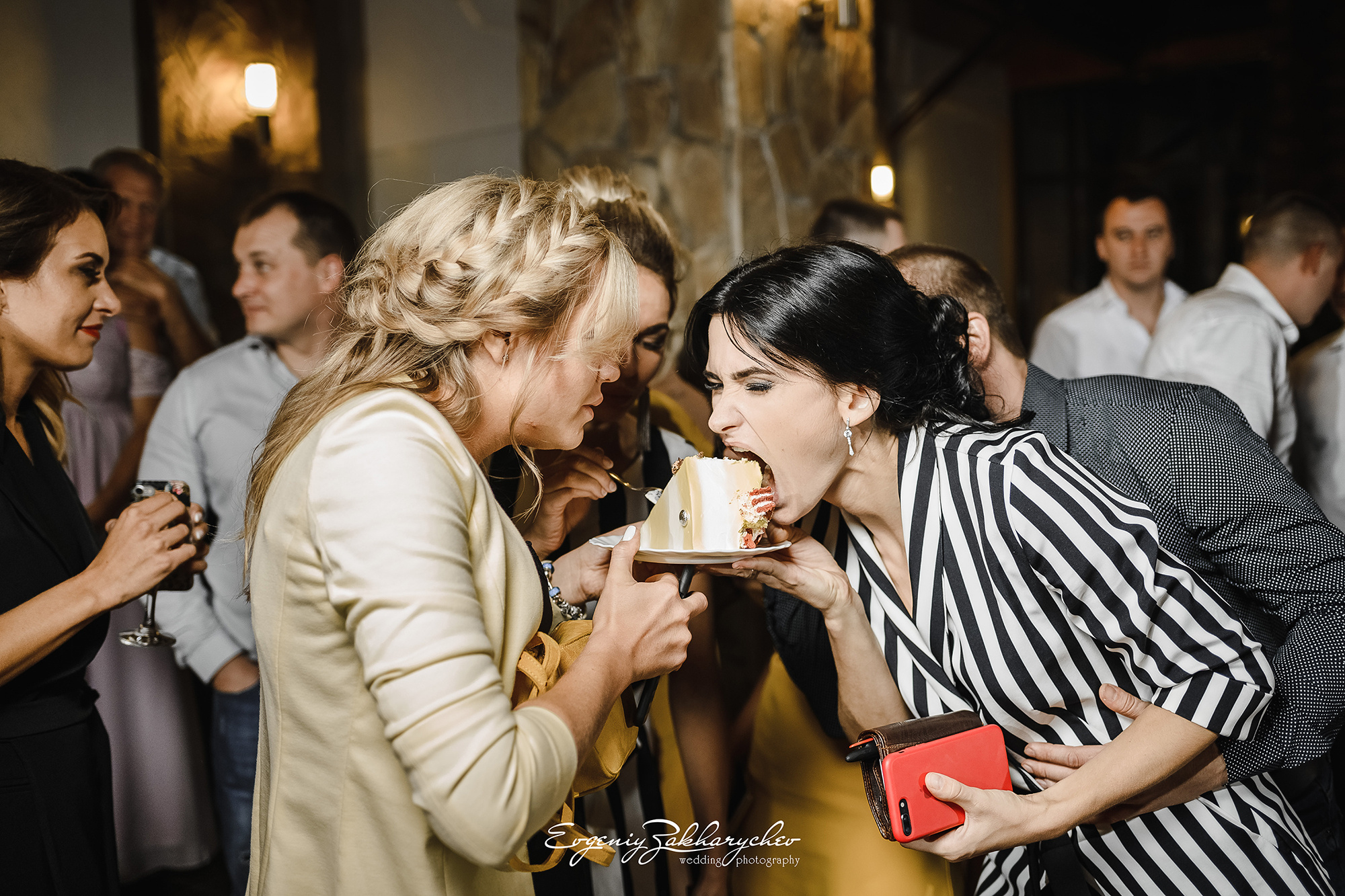 ARTEM & ALENA. Professional wedding photographer Evgeniy Zakharychev