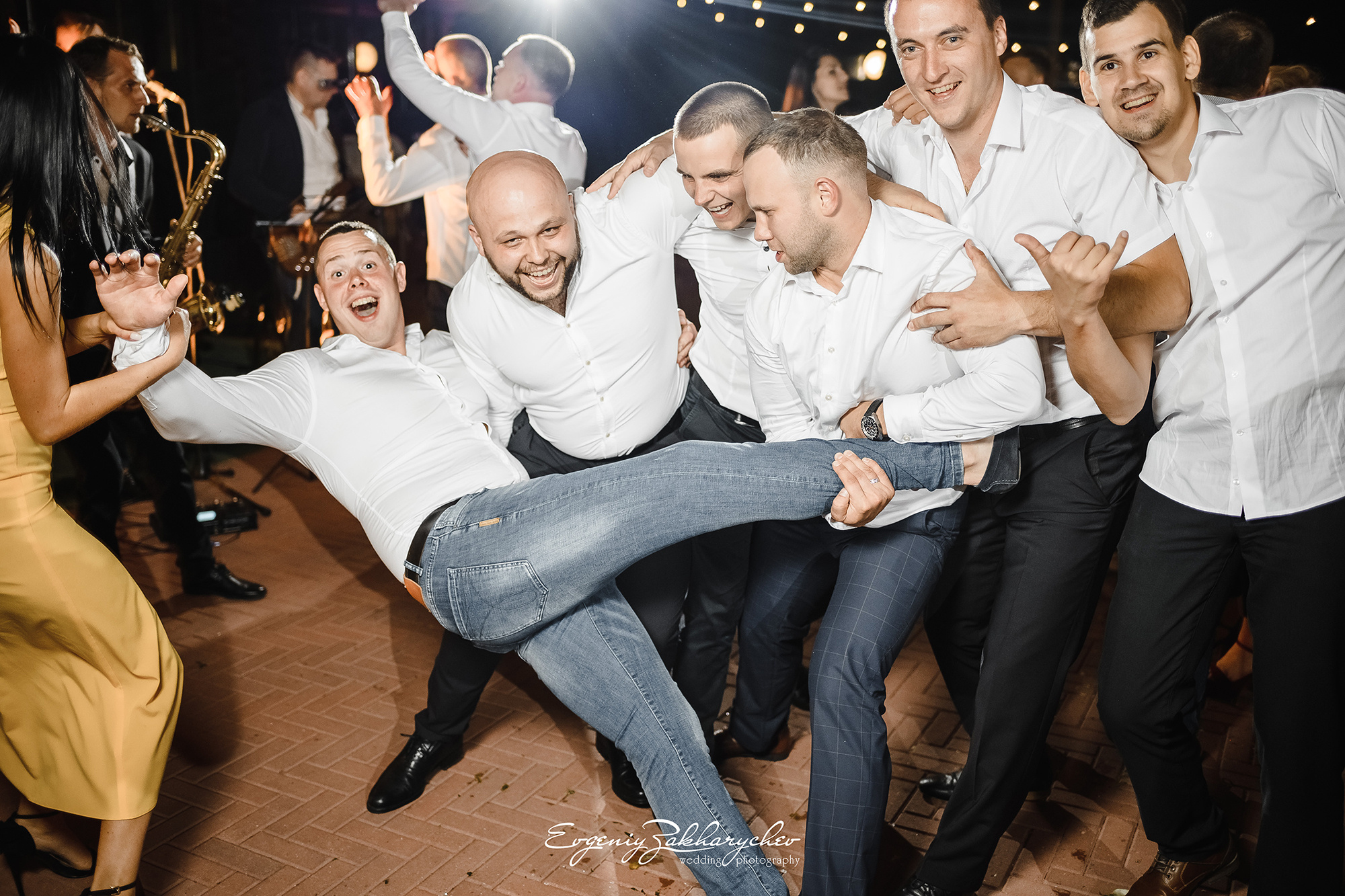 ARTEM & ALENA. Professional wedding photographer Evgeniy Zakharychev