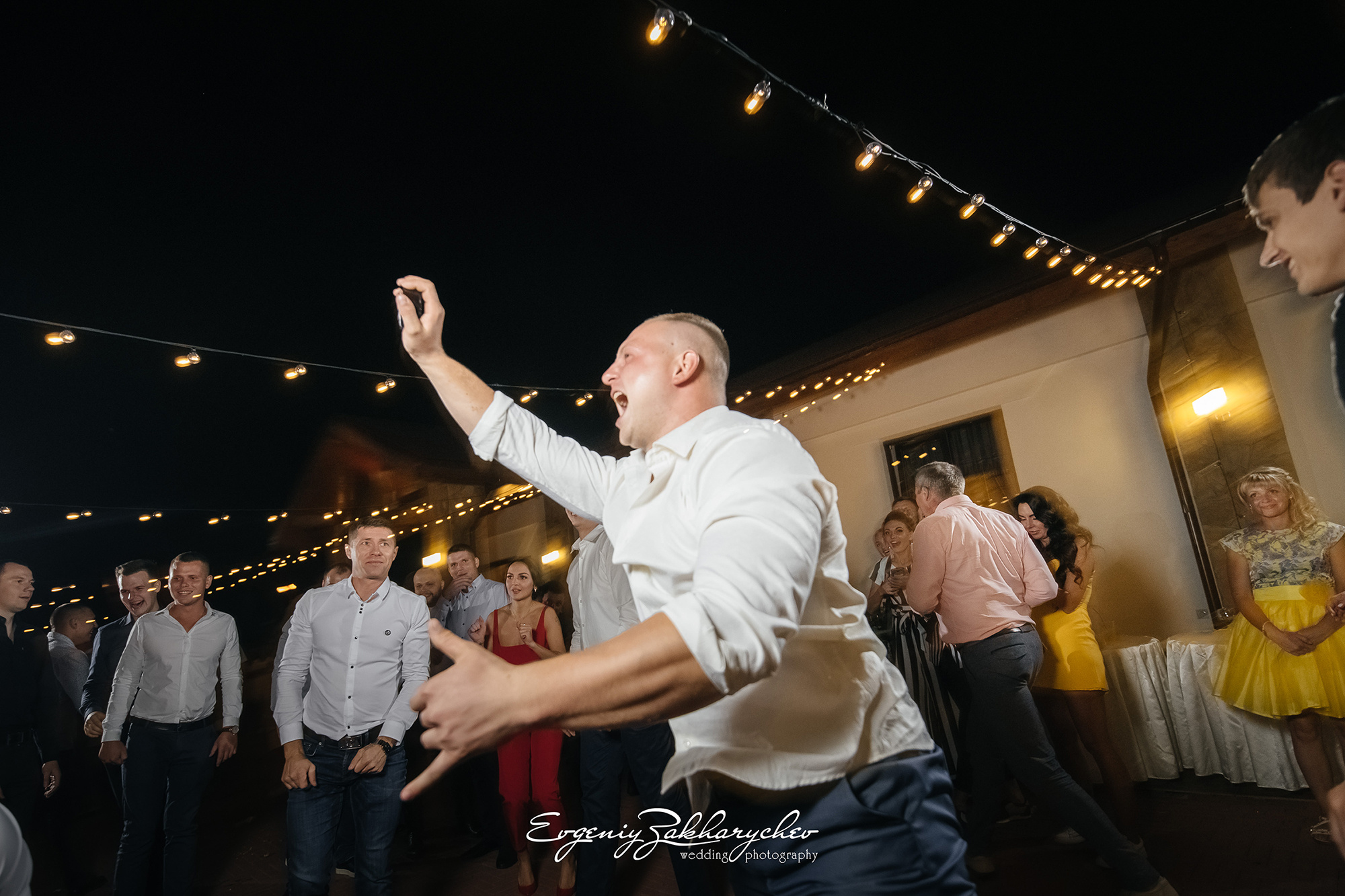 ARTEM & ALENA. Professional wedding photographer Evgeniy Zakharychev