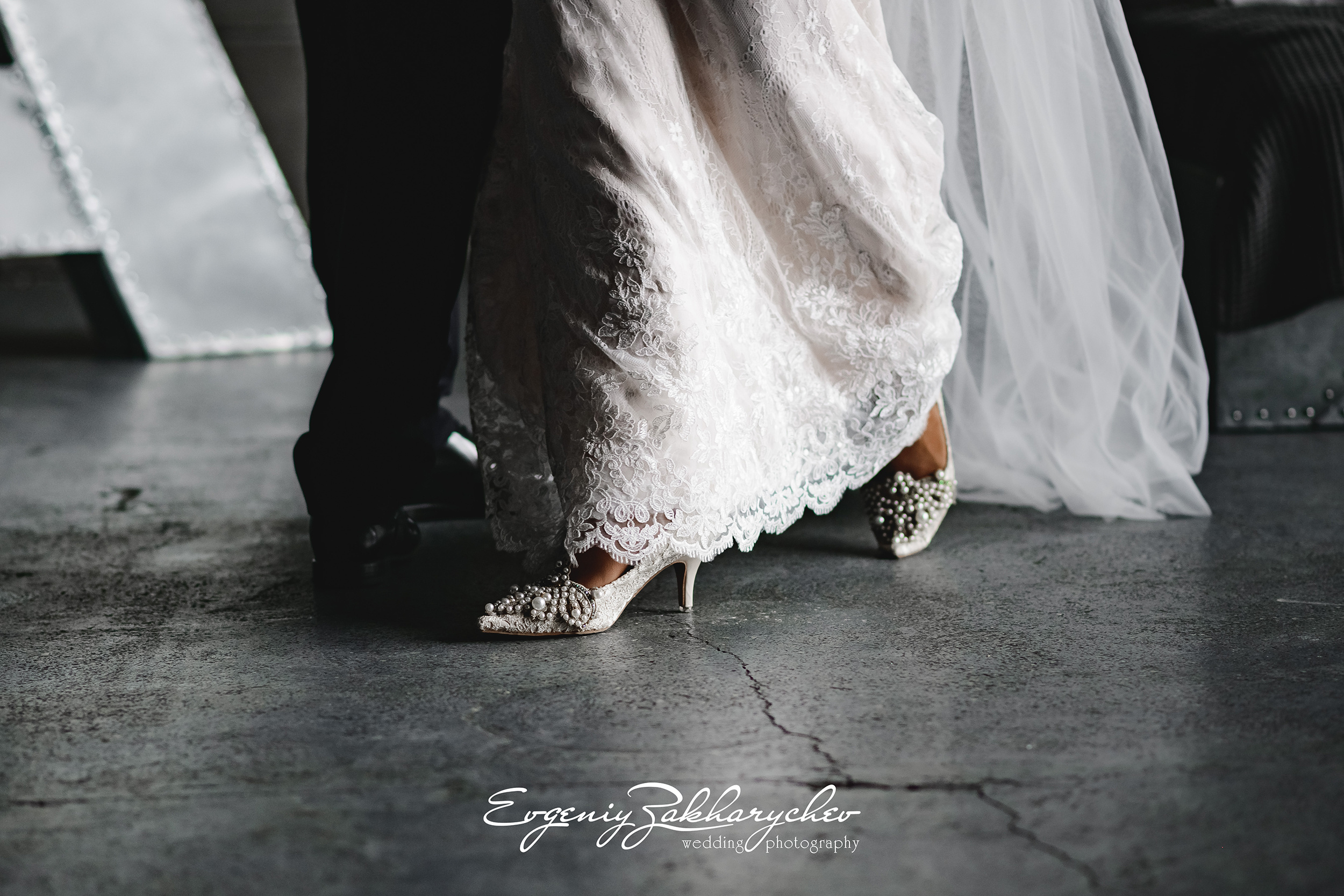 ALEX & SAI. Professional wedding photographer Evgeniy Zakharychev