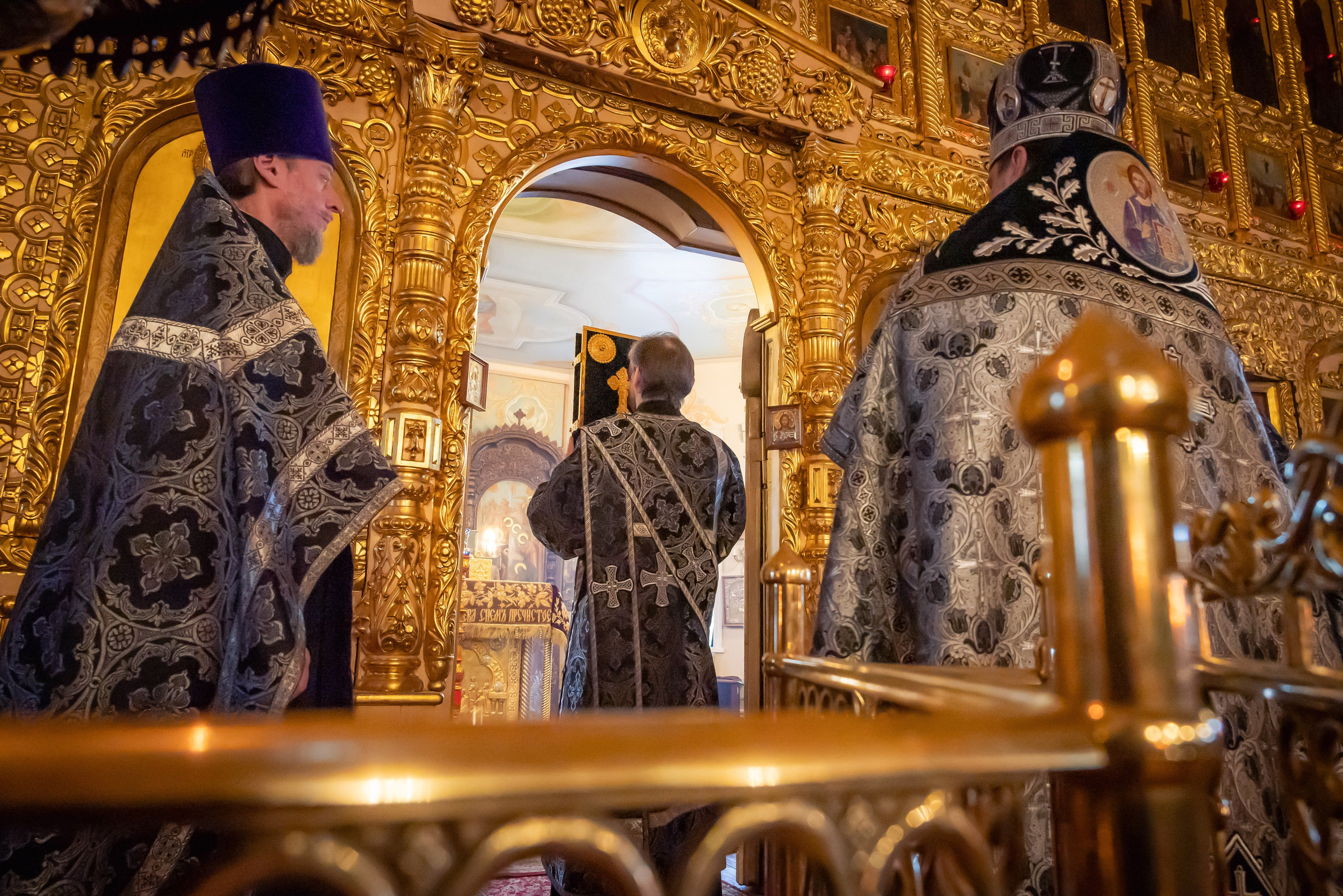 Богородский храм. Вынос Плащаницы. Антон и Татьяна Денисенко — В храме