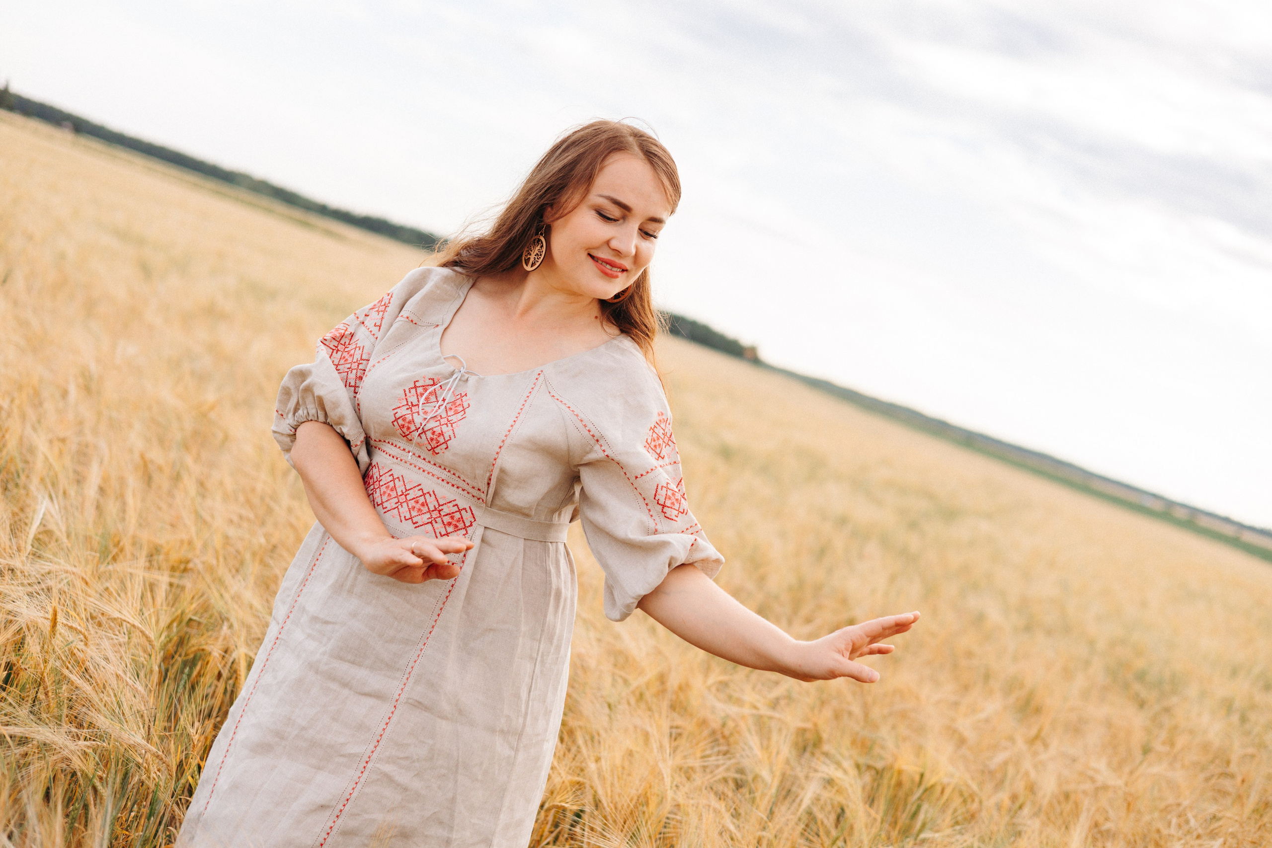 Оксана в пшеничном поле. Ваш фотограф